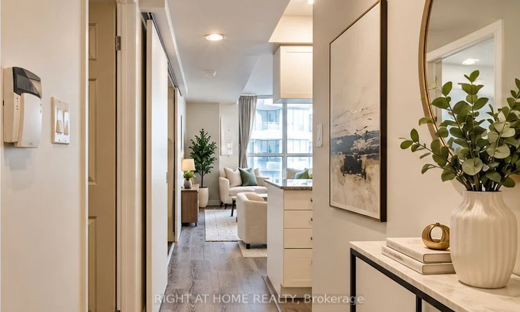 222-230 Queens Quay W