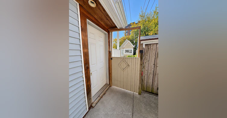 Lower-211 Melita Avenue, Toronto, ON, M6G 2A1 - 2