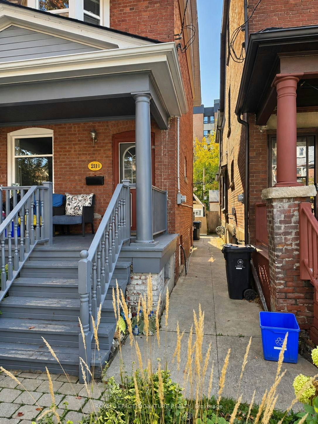 Lower-211 Melita Avenue, Toronto, ON, M6G 2A1