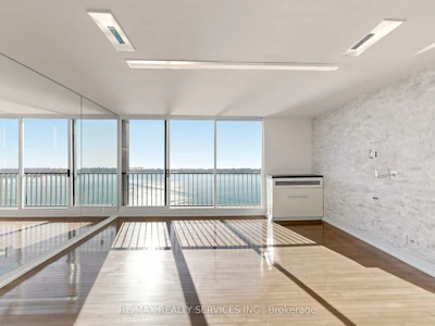 2803-33 Harbour Square - 4