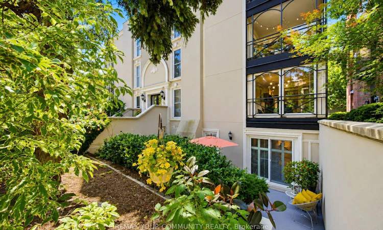 3-105 Heath Street W