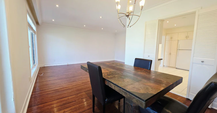 205 Searle Avenue, Toronto, ON, M3H 4B6 - 8