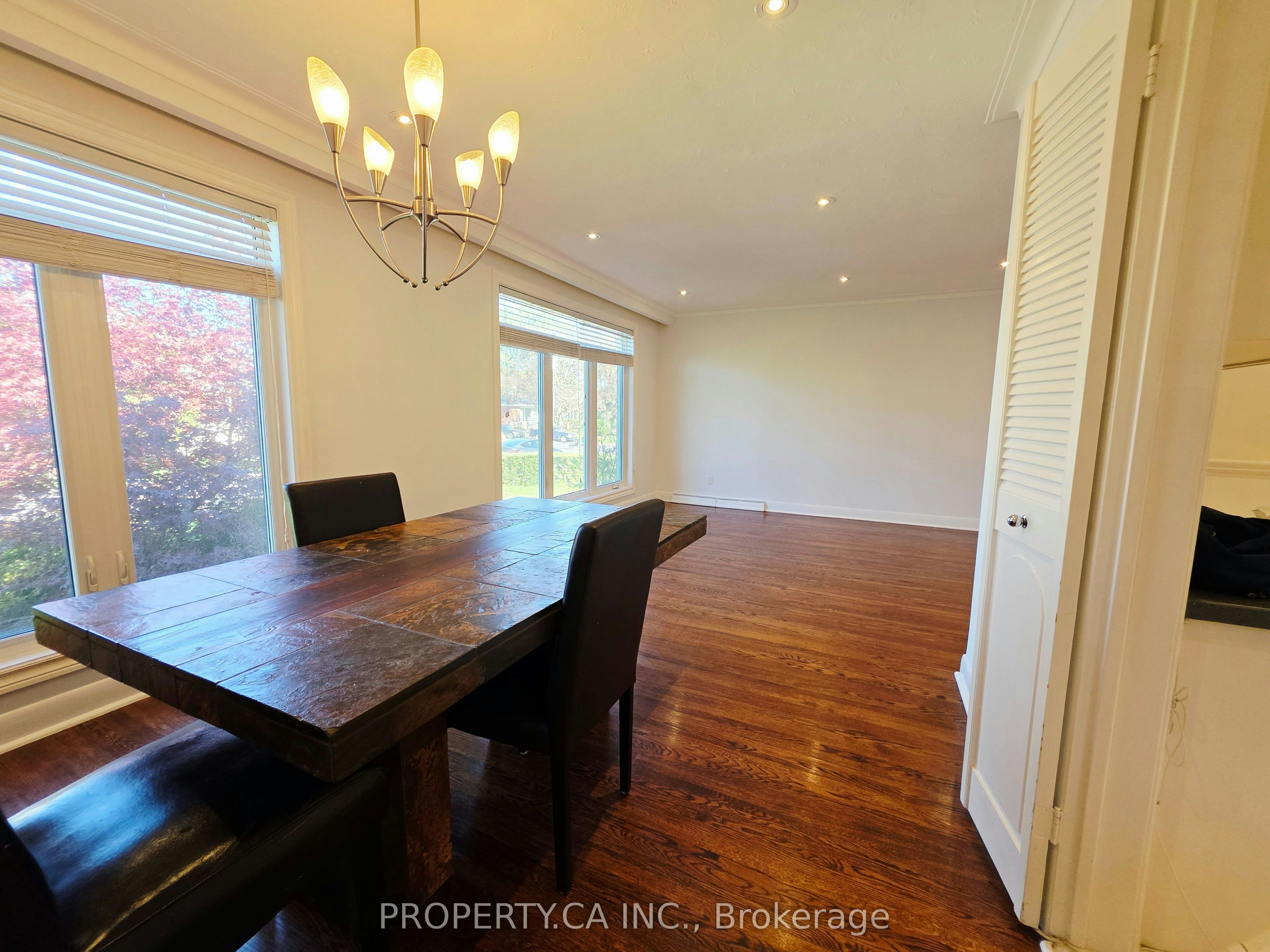 205 Searle Avenue, Toronto, ON, M3H 4B6 - 9