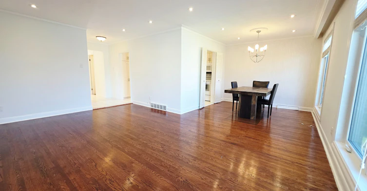 205 Searle Avenue, Toronto, ON, M3H 4B6 - 7