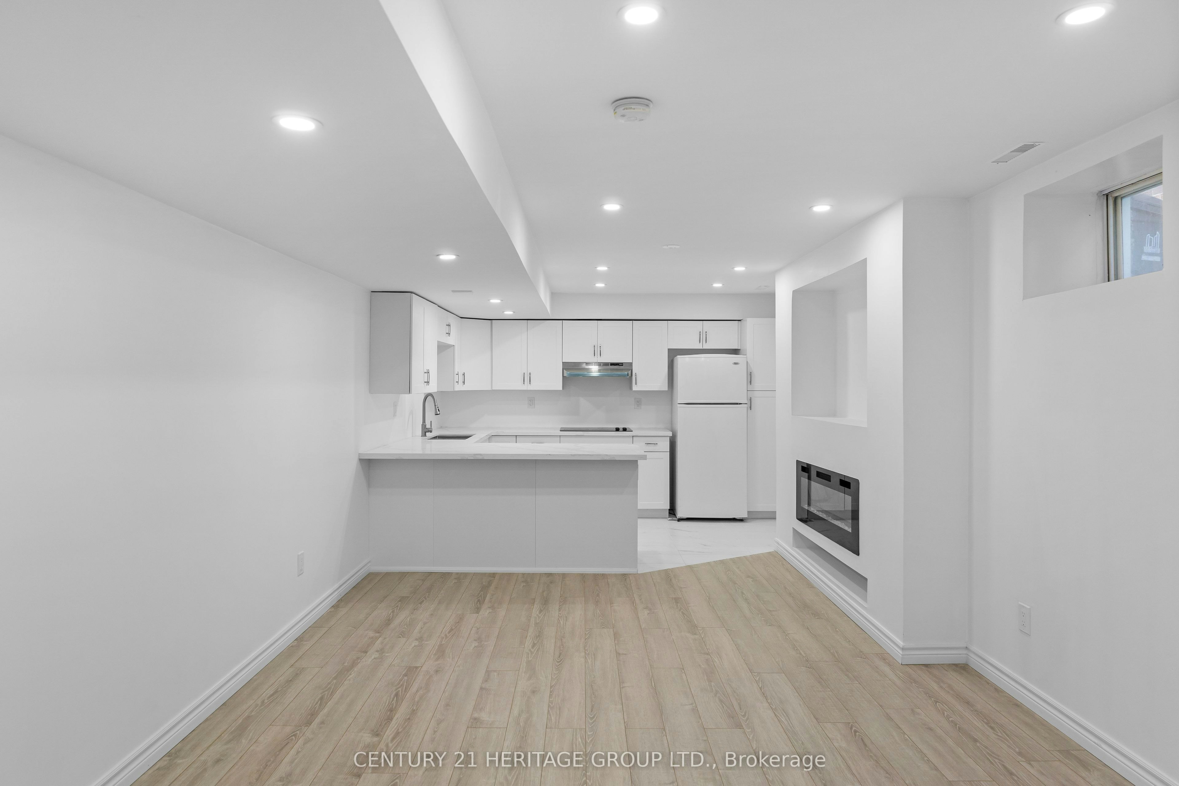 Basement-94 Charlton Boulevard, Toronto, ON, M2M 1B9 - 2