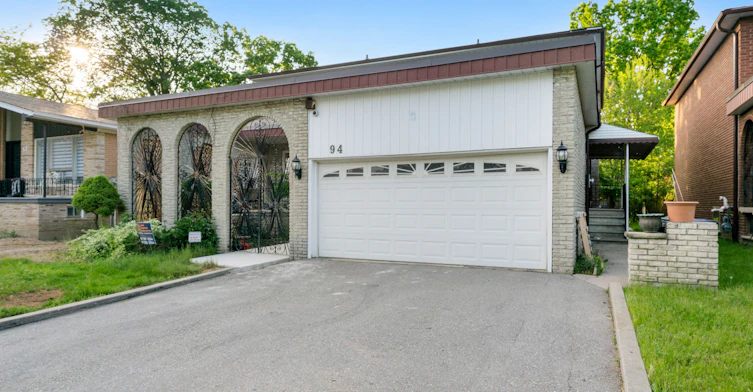 Basement-94 Charlton Boulevard, Toronto, ON, M2M 1B9