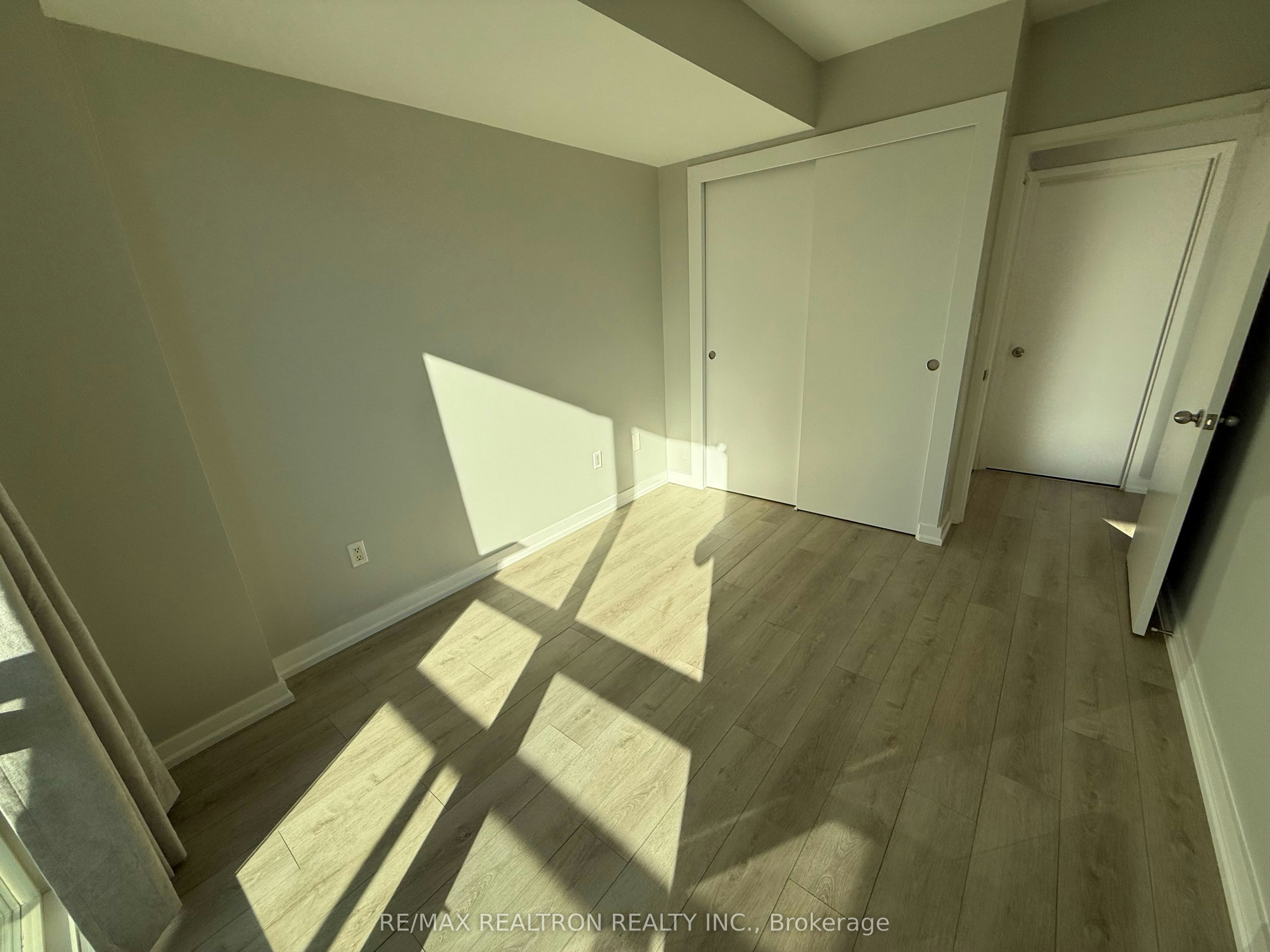202-35 Mariner Terrace, Toronto, ON, M5V 3V9 - 13