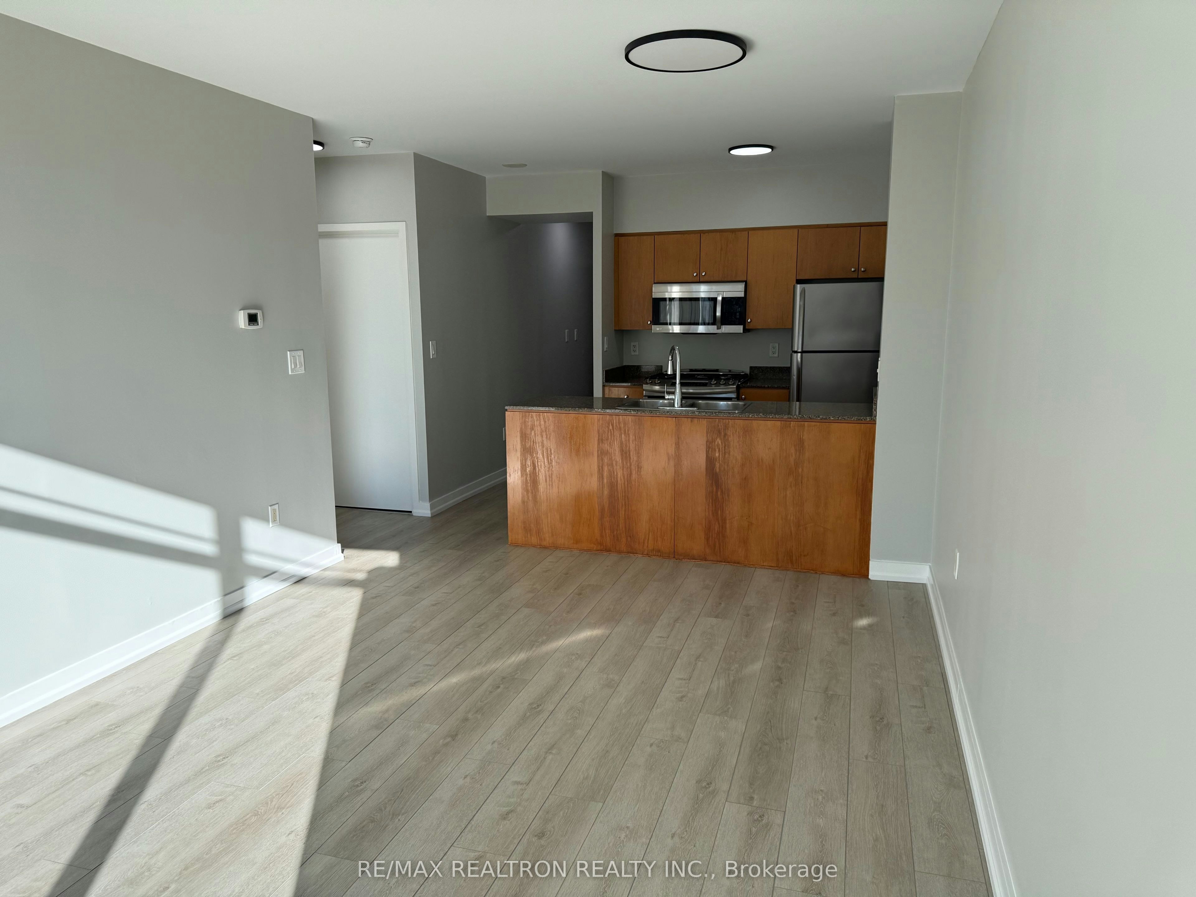 202-35 Mariner Terrace, Toronto, ON, M5V 3V9 - 6