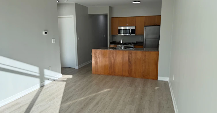 202-35 Mariner Terrace, Toronto, ON, M5V 3V9 - 6