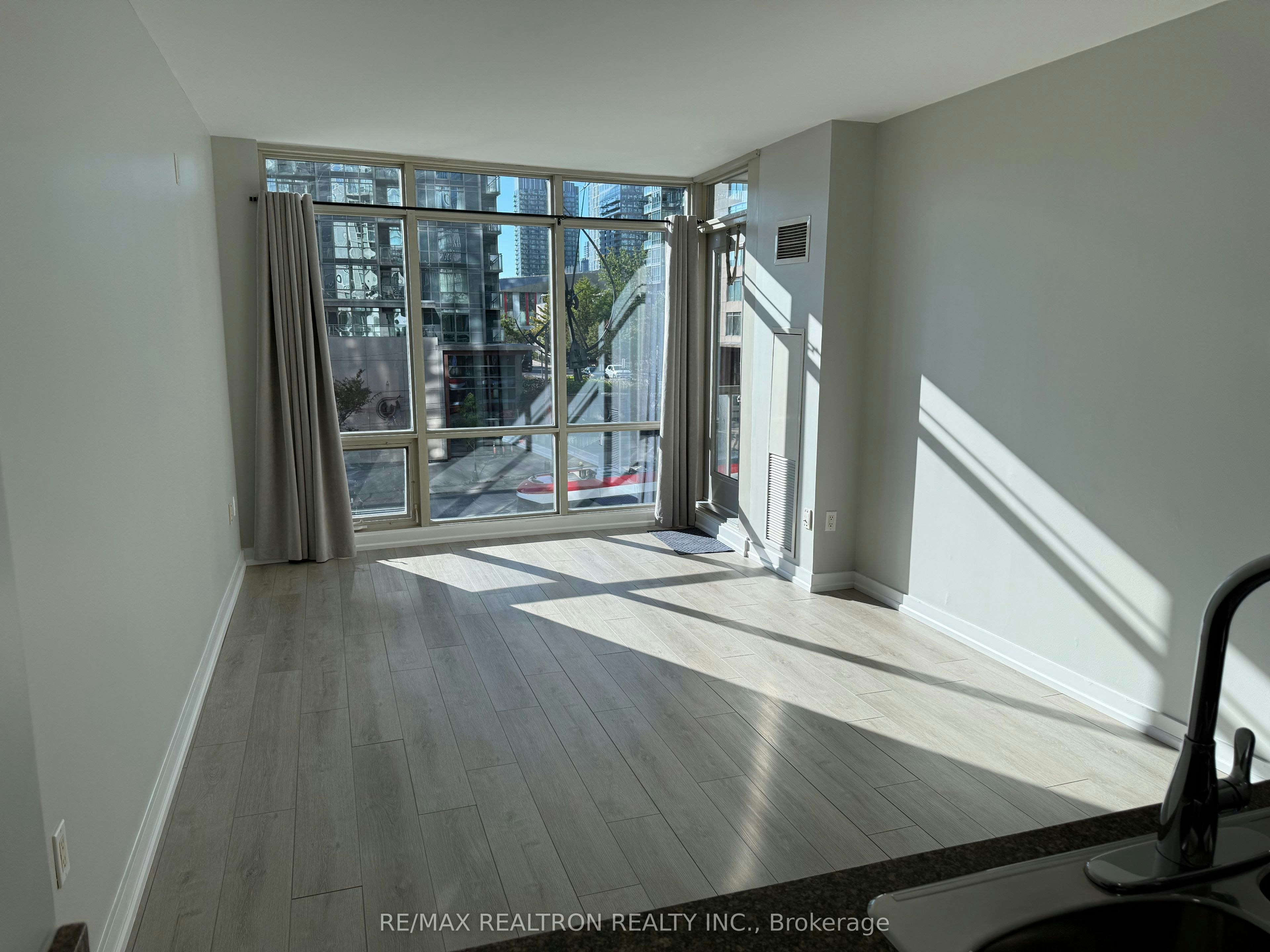 202-35 Mariner Terrace, Toronto, ON, M5V 3V9 - 4