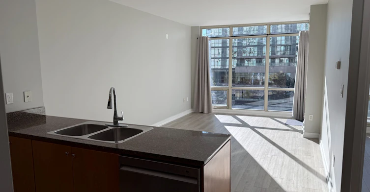 202-35 Mariner Terrace, Toronto, ON, M5V 3V9 - 2