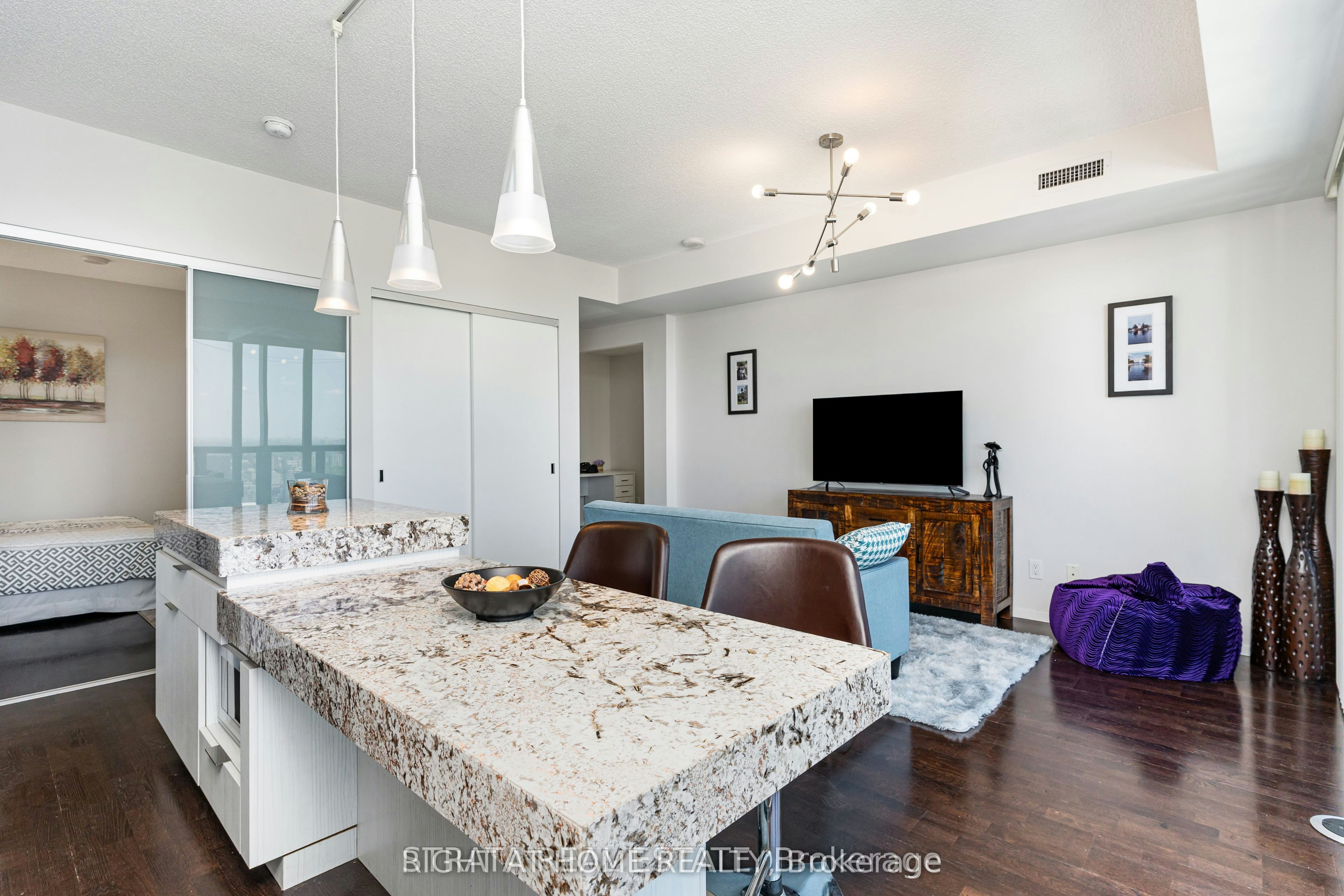 4608-101 Charles Street E, Toronto, ON, M4Y 1V2 - 5