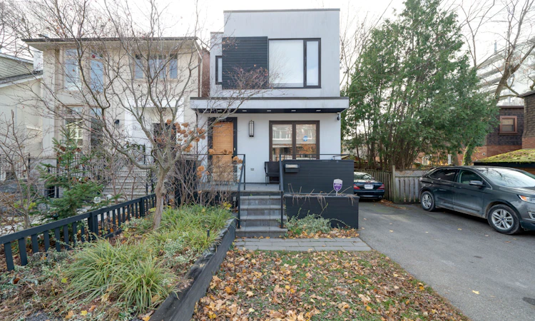 127 Orchard View Boulevard