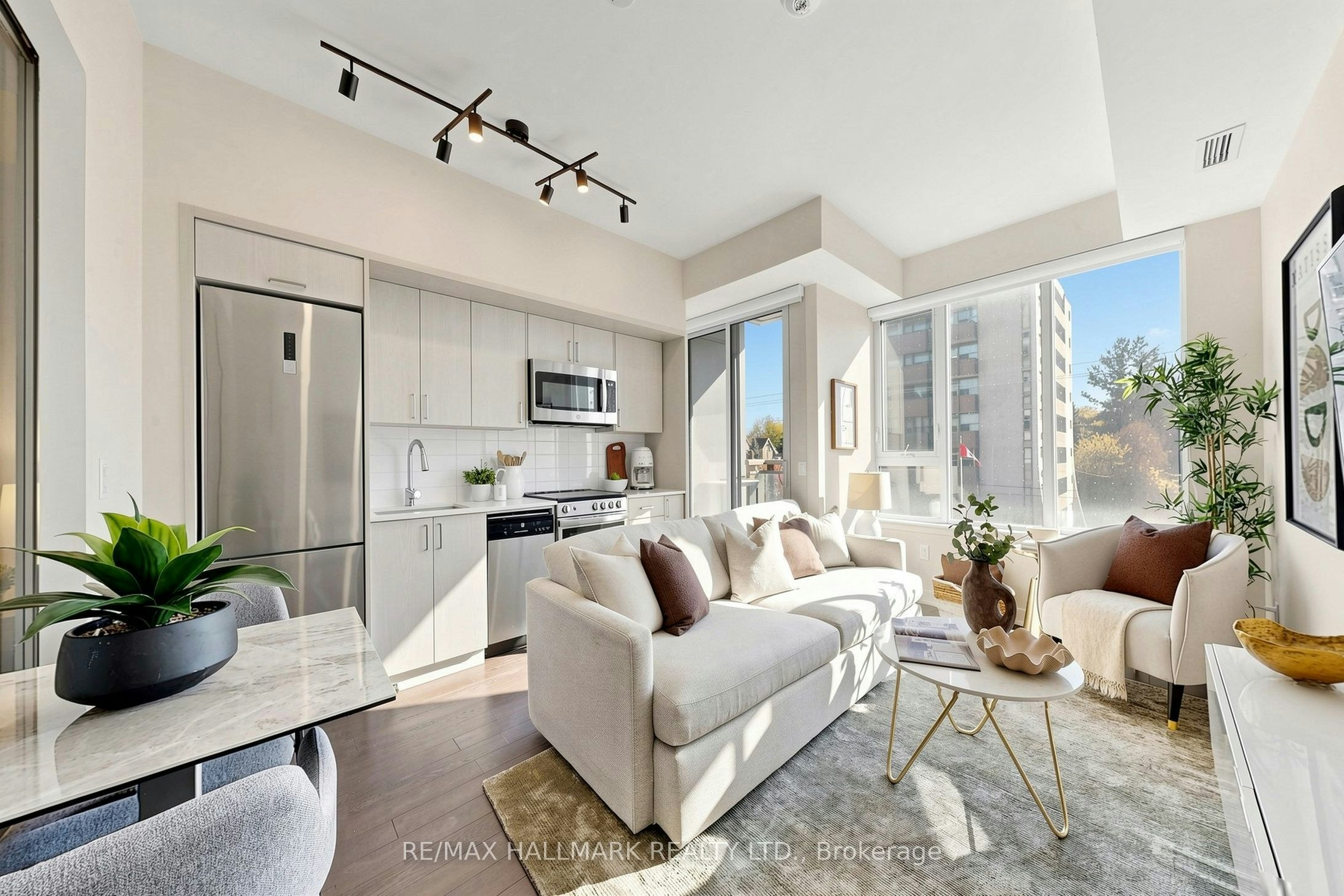 305-1 Cardiff Road, Toronto, ON, M4P 0G2