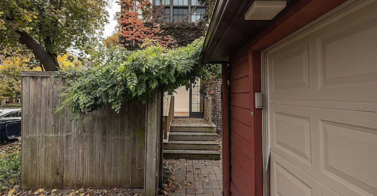 Main Fl-130 Highbourne Road, Toronto, ON, M5P 2J7 - 27