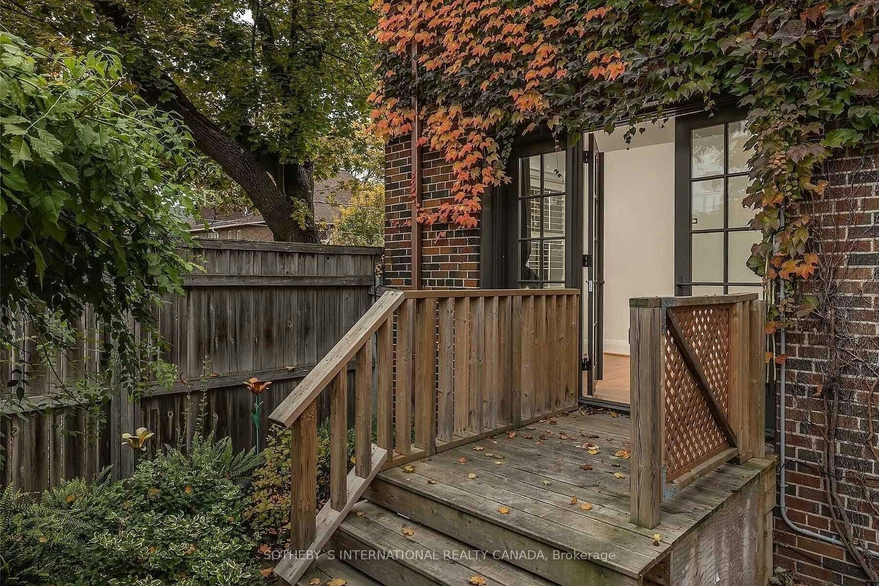 Main Fl-130 Highbourne Road, Toronto, ON, M5P 2J7 - 30