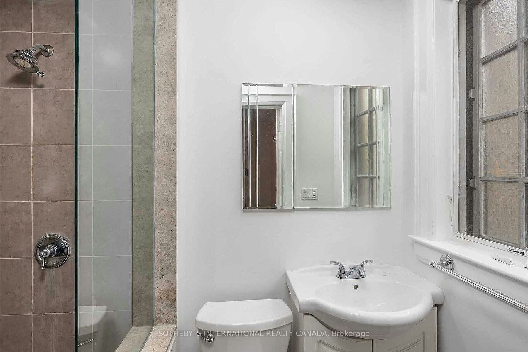 Main Fl-130 Highbourne Road, Toronto, ON, M5P 2J7 - 18