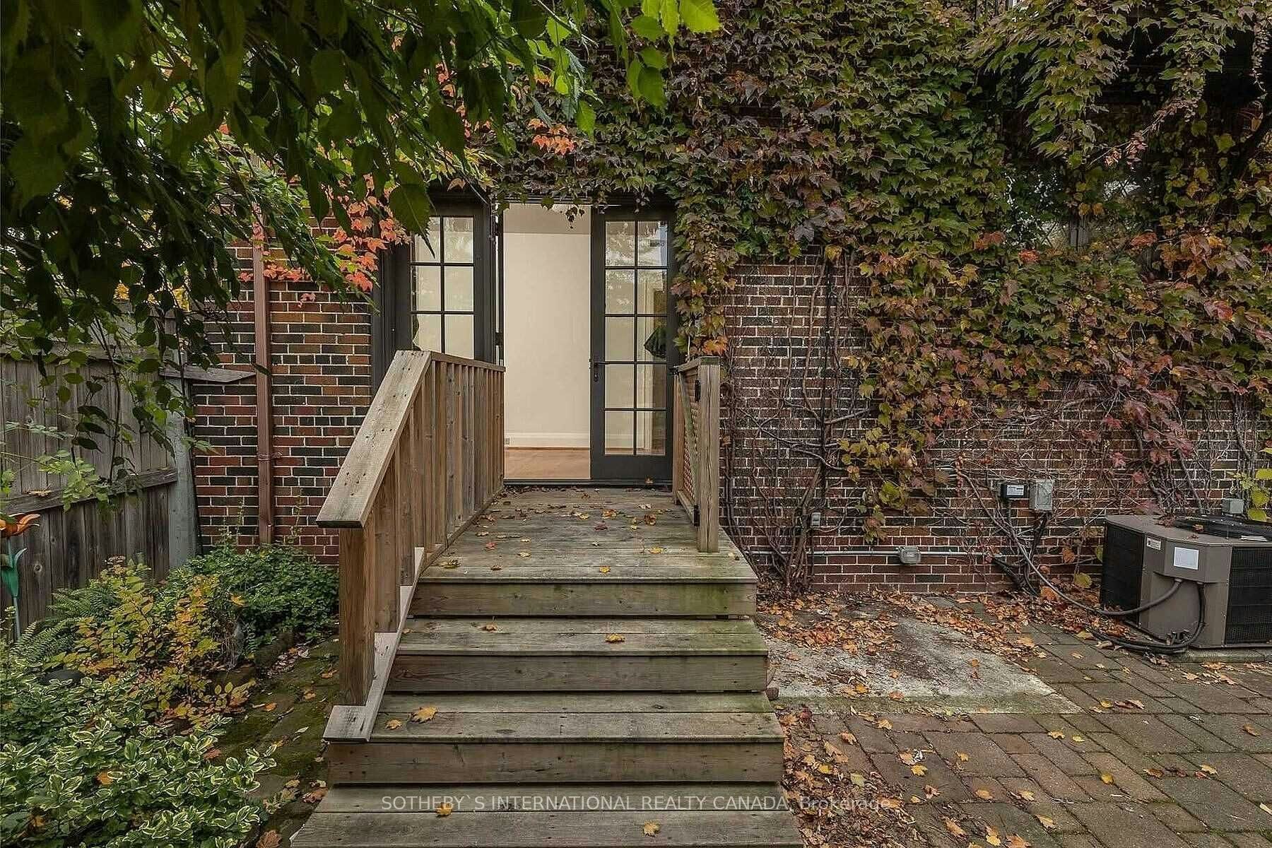 Main Fl-130 Highbourne Road, Toronto, ON, M5P 2J7 - 26