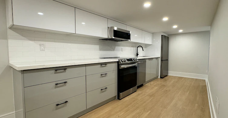 Bsmt-116 Bellevue Avenue, Toronto, ON, M5T 2N9 - 2