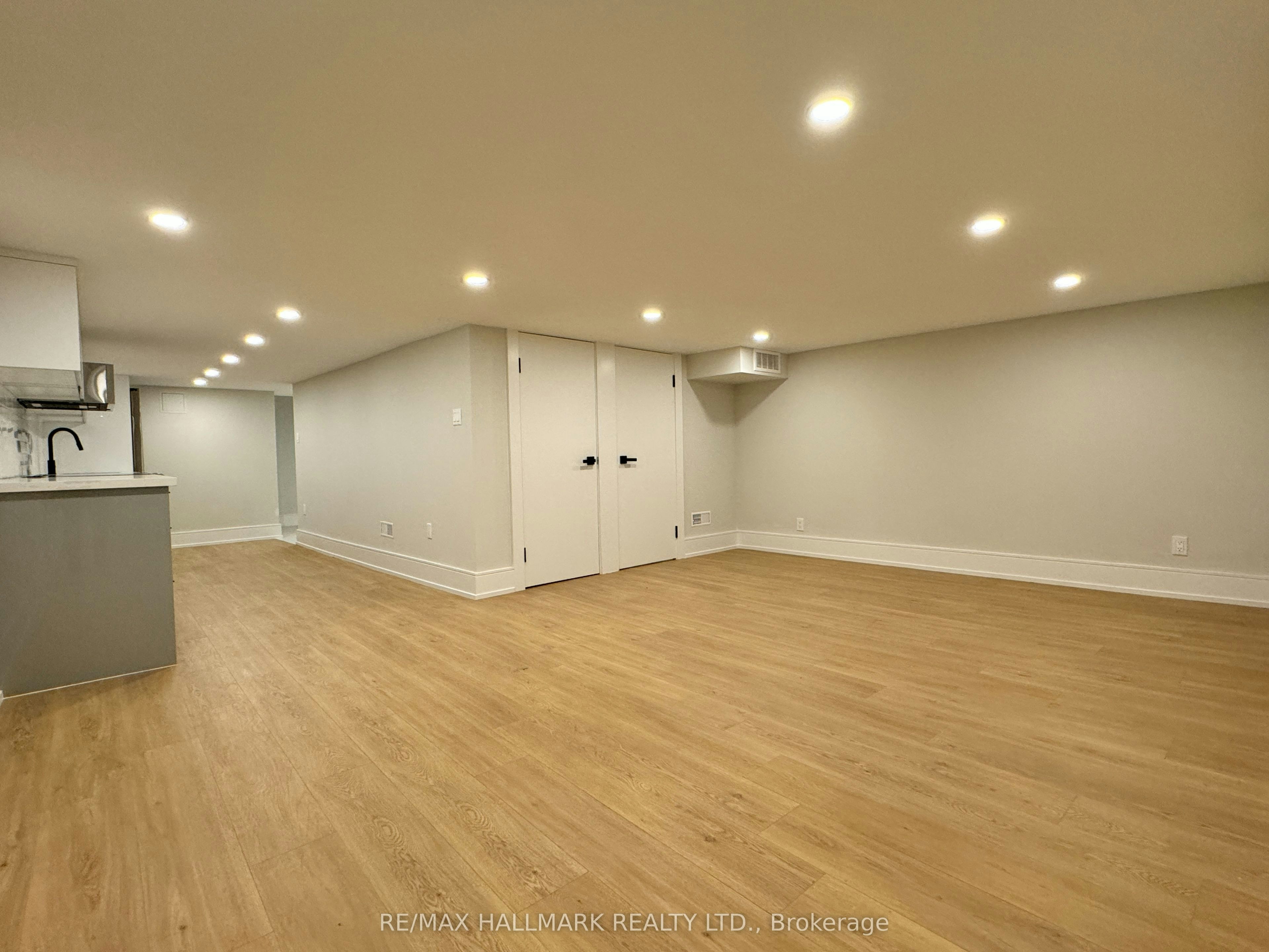 Bsmt-116 Bellevue Avenue, Toronto, ON, M5T 2N9