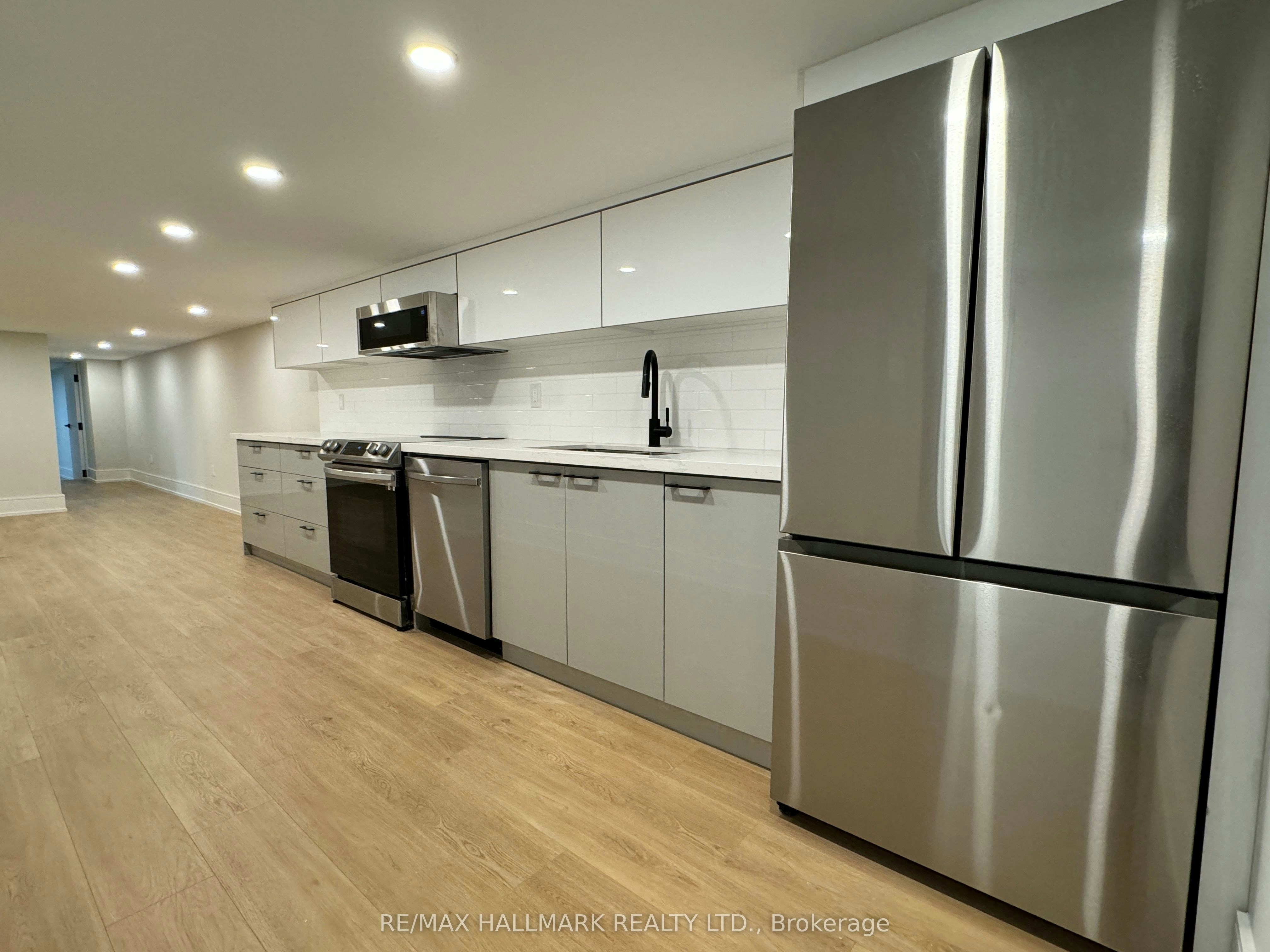Bsmt-116 Bellevue Avenue, Toronto, ON, M5T 2N9 - 3