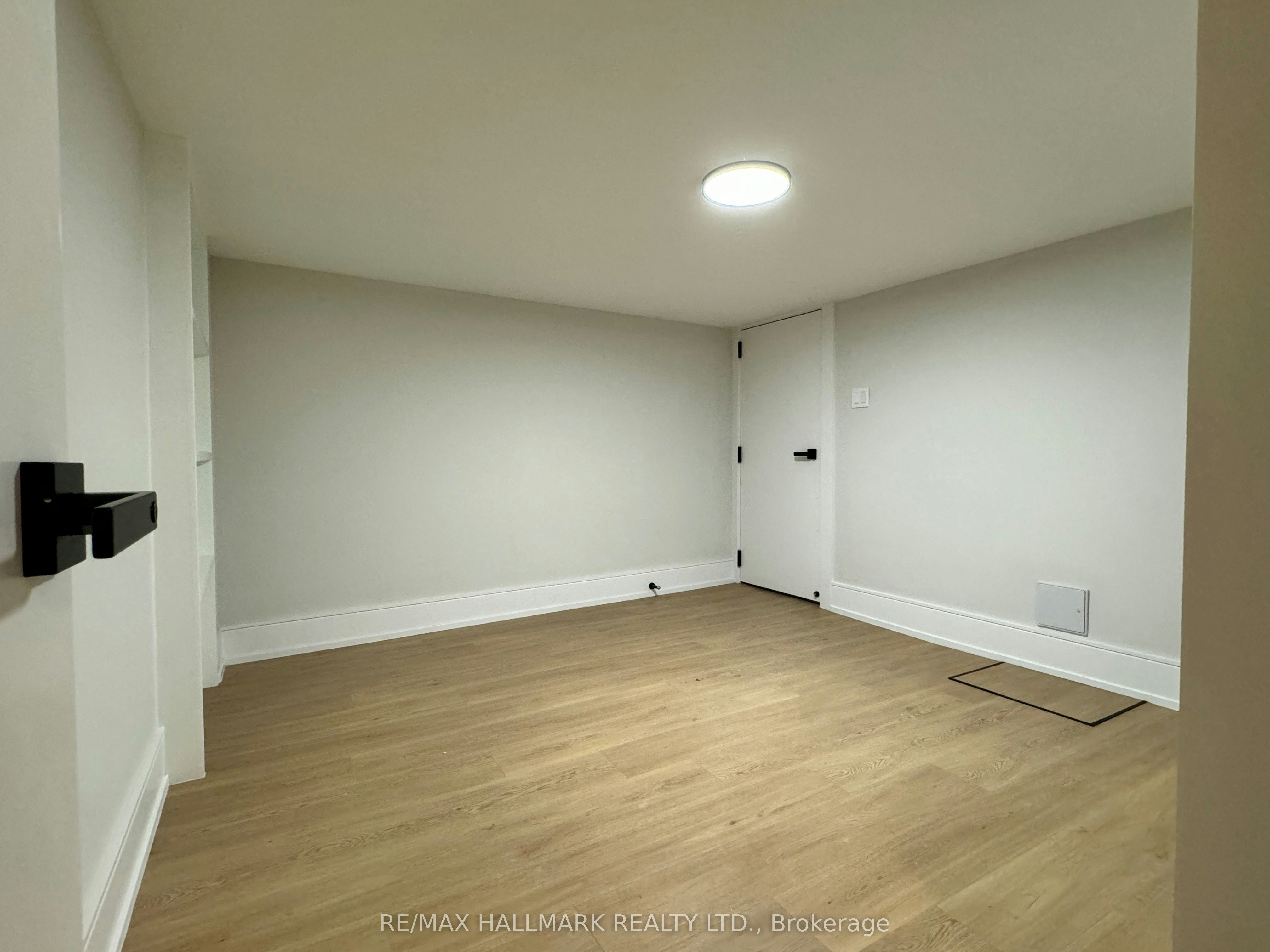 Bsmt-116 Bellevue Avenue, Toronto, ON, M5T 2N9 - 4