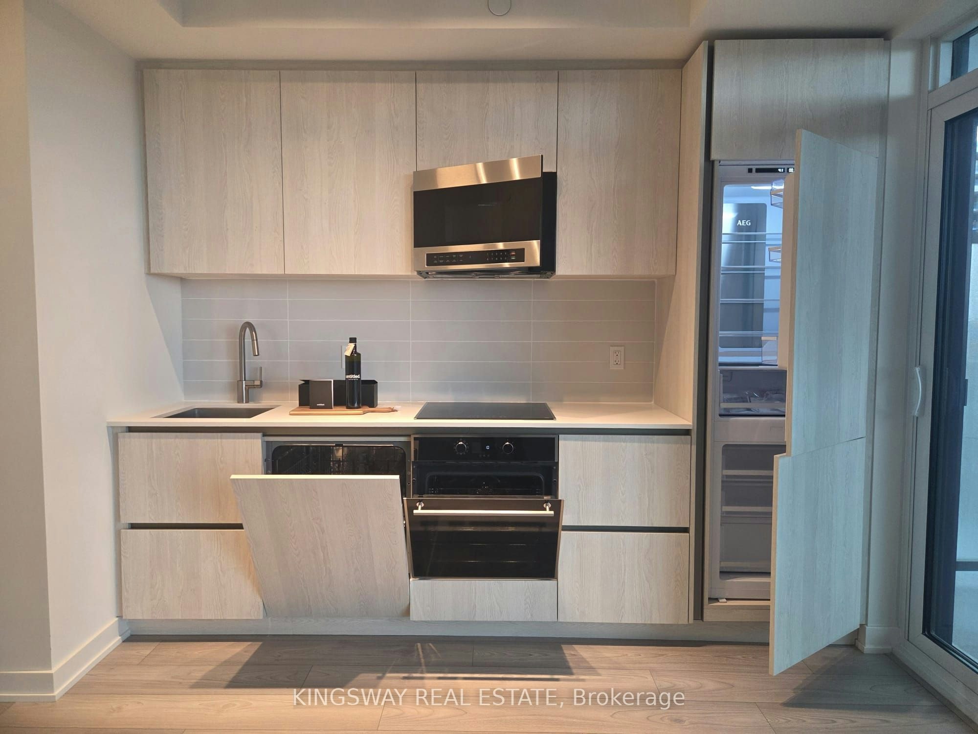 1208-110 Broadway Avenue, Toronto, ON, M4P 1V7 - 8