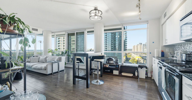 1359-209 Fort York Boulevard, Toronto, ON, M5V 4A1 - 3