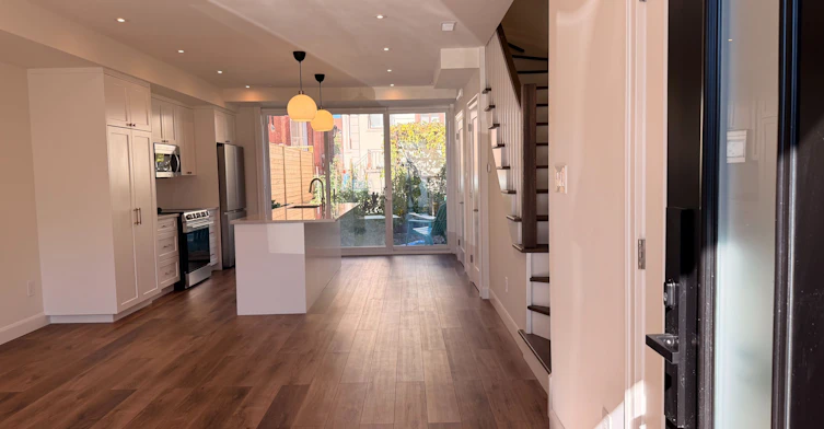 Laneway Unit-29 Earnscliffe Road, Toronto, ON, M6E 1J4 - 5