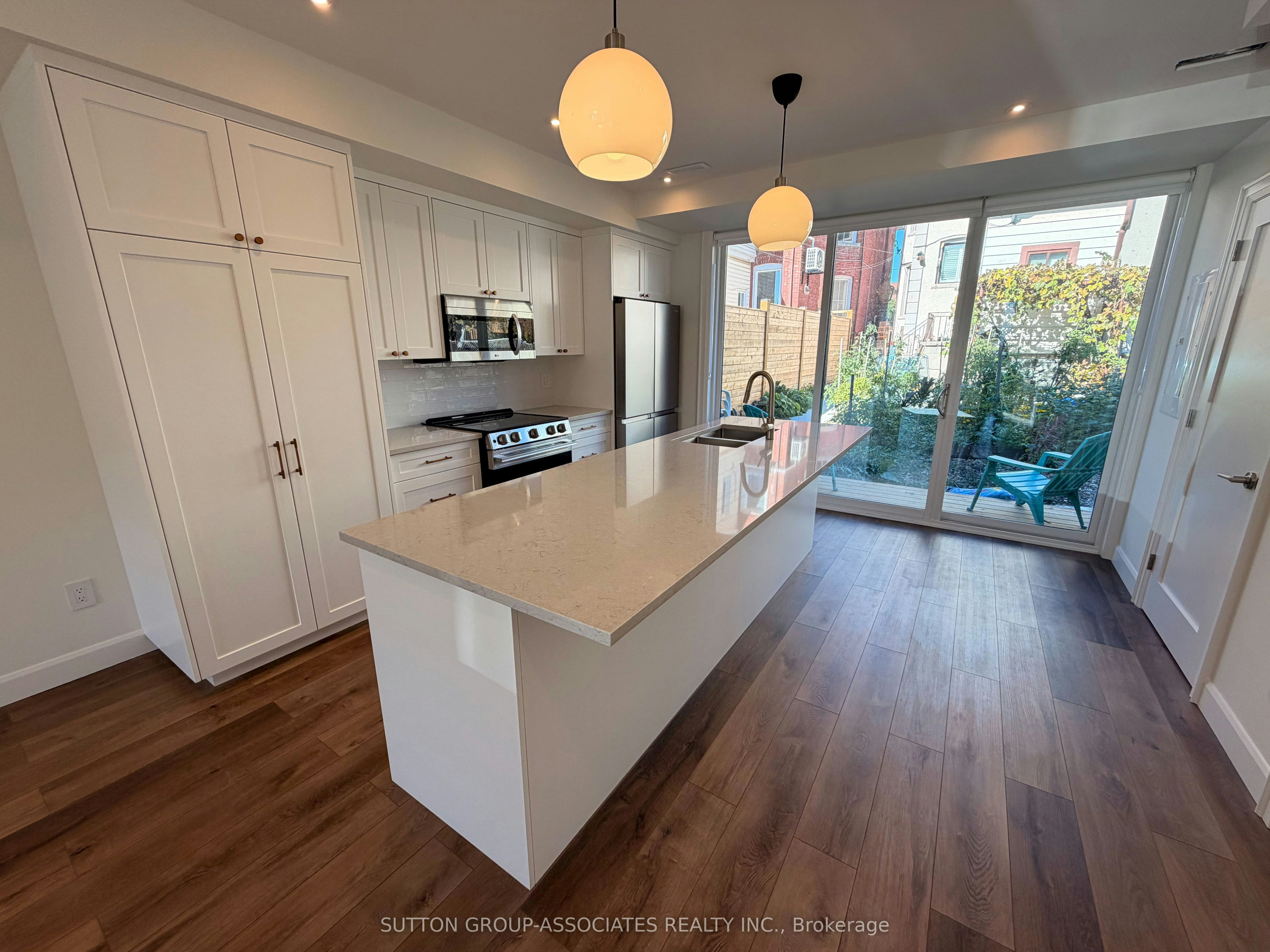 Laneway Unit-29 Earnscliffe Road, Toronto, ON, M6E 1J4 - 8