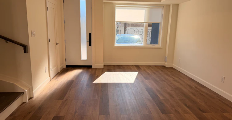 Laneway Unit-29 Earnscliffe Road, Toronto, ON, M6E 1J4 - 6
