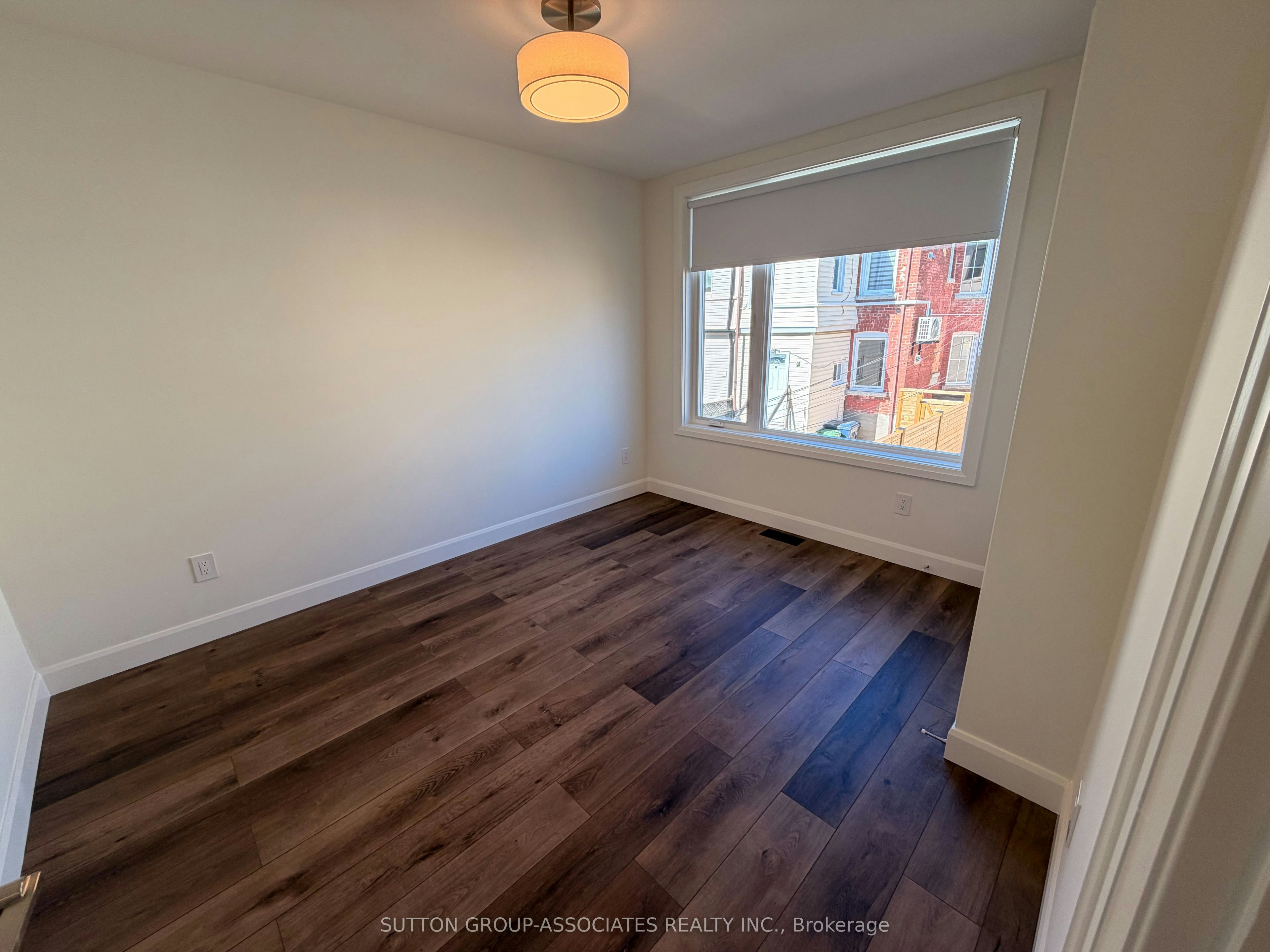 Laneway Unit-29 Earnscliffe Road, Toronto, ON, M6E 1J4 - 21