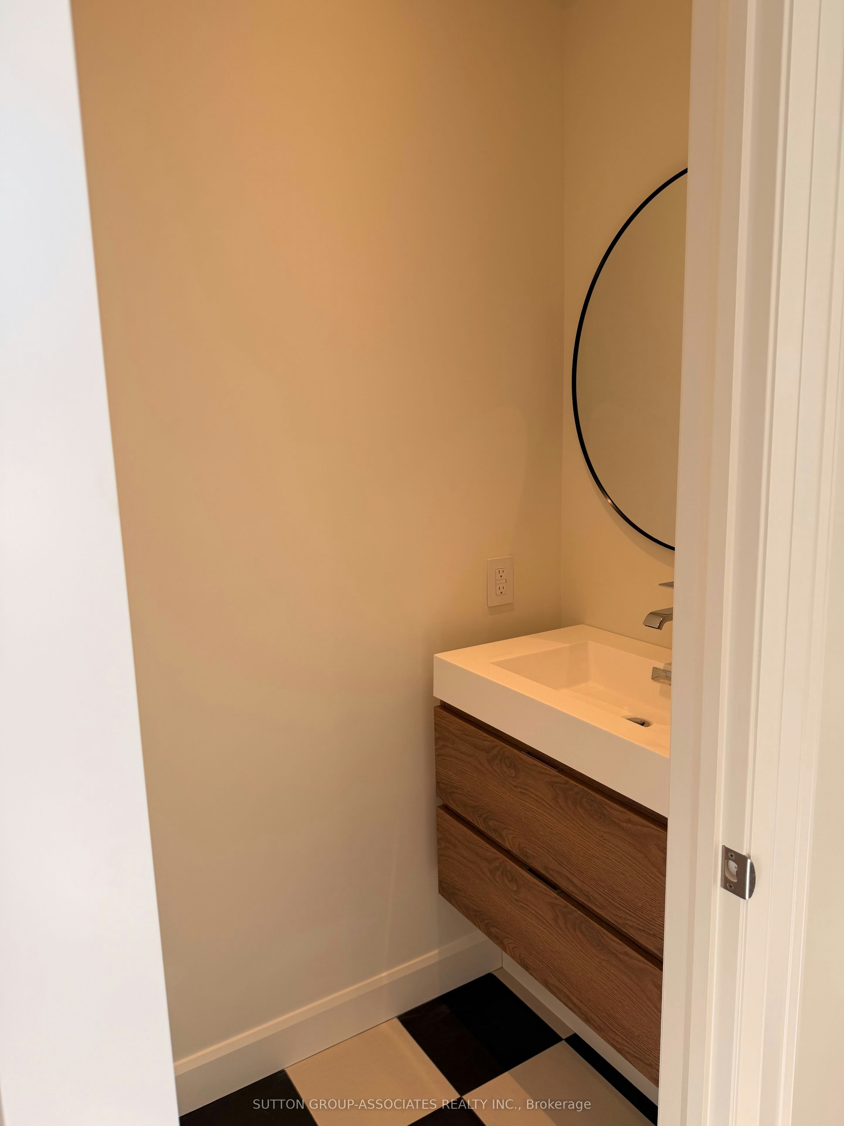 Laneway Unit-29 Earnscliffe Road, Toronto, ON, M6E 1J4 - 11