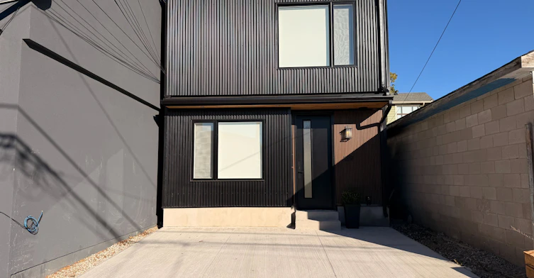 Laneway Unit-29 Earnscliffe Road, Toronto, ON, M6E 1J4 - 2