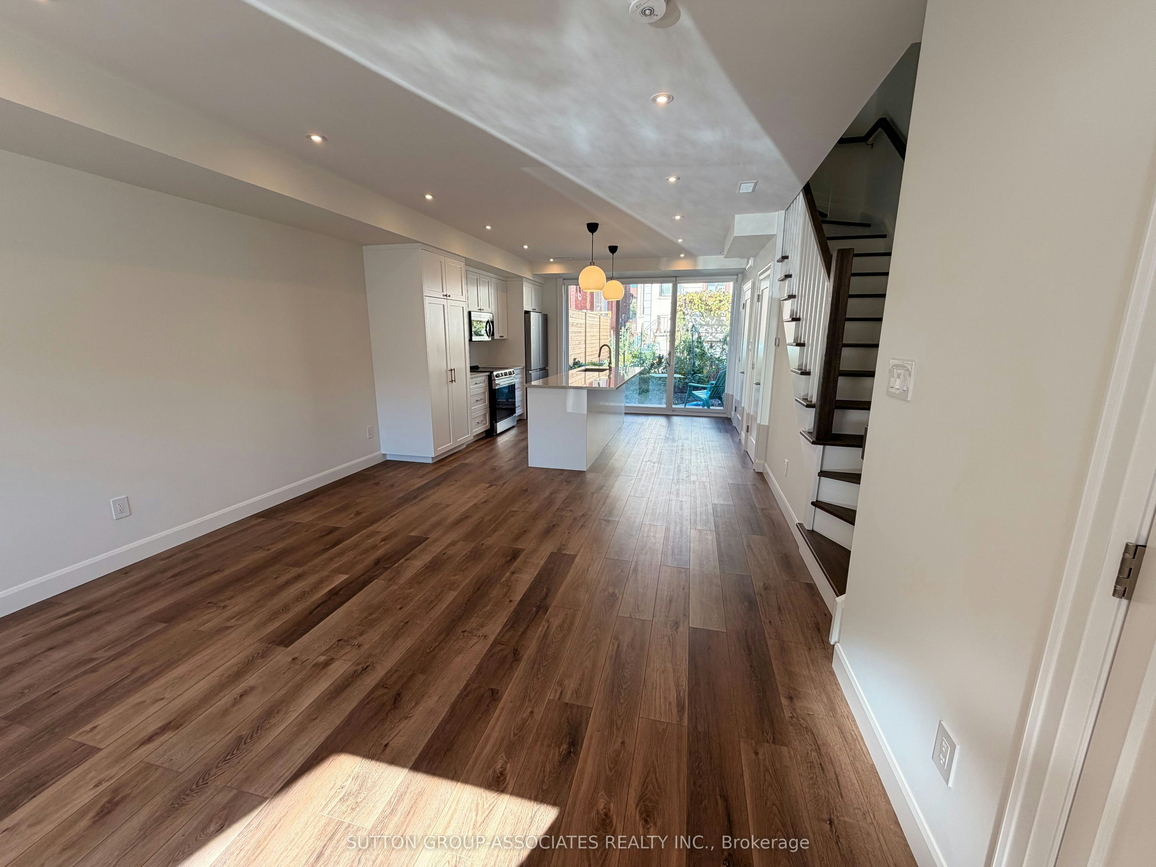 Laneway Unit-29 Earnscliffe Road, Toronto, ON, M6E 1J4 - 4