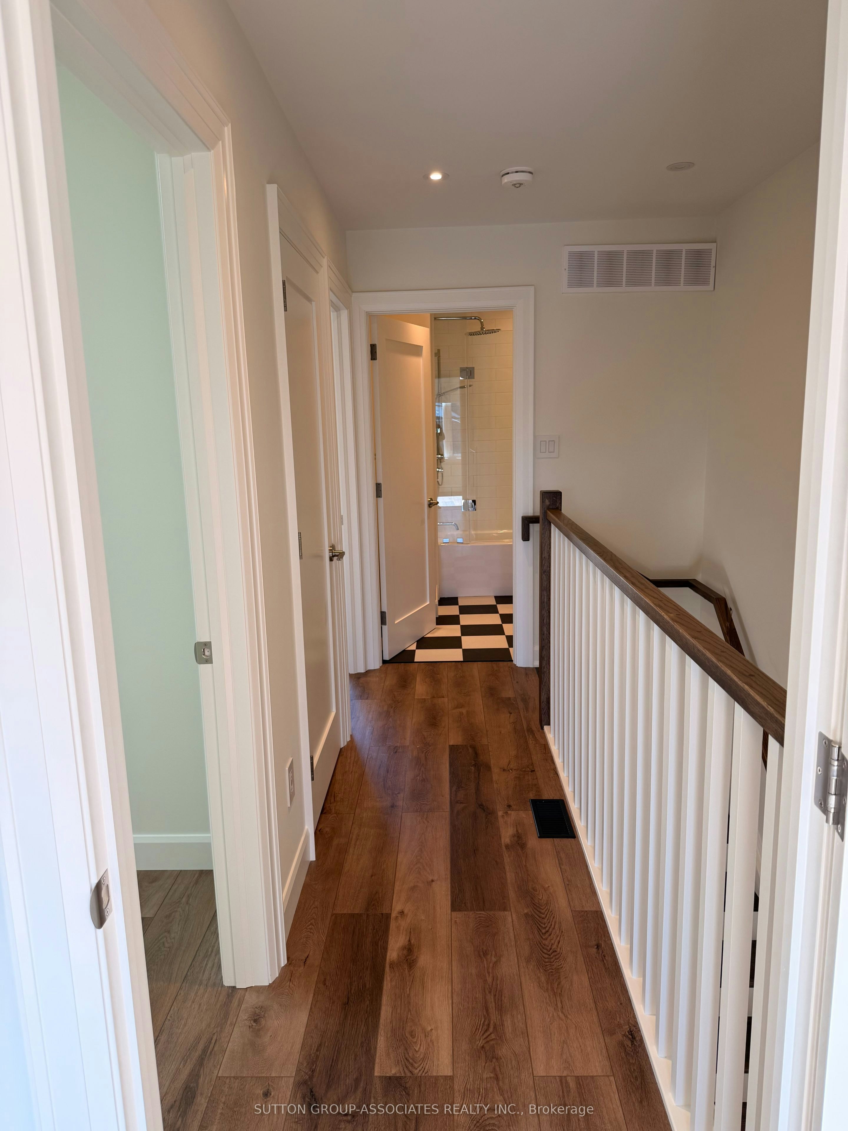 Laneway Unit-29 Earnscliffe Road, Toronto, ON, M6E 1J4 - 17
