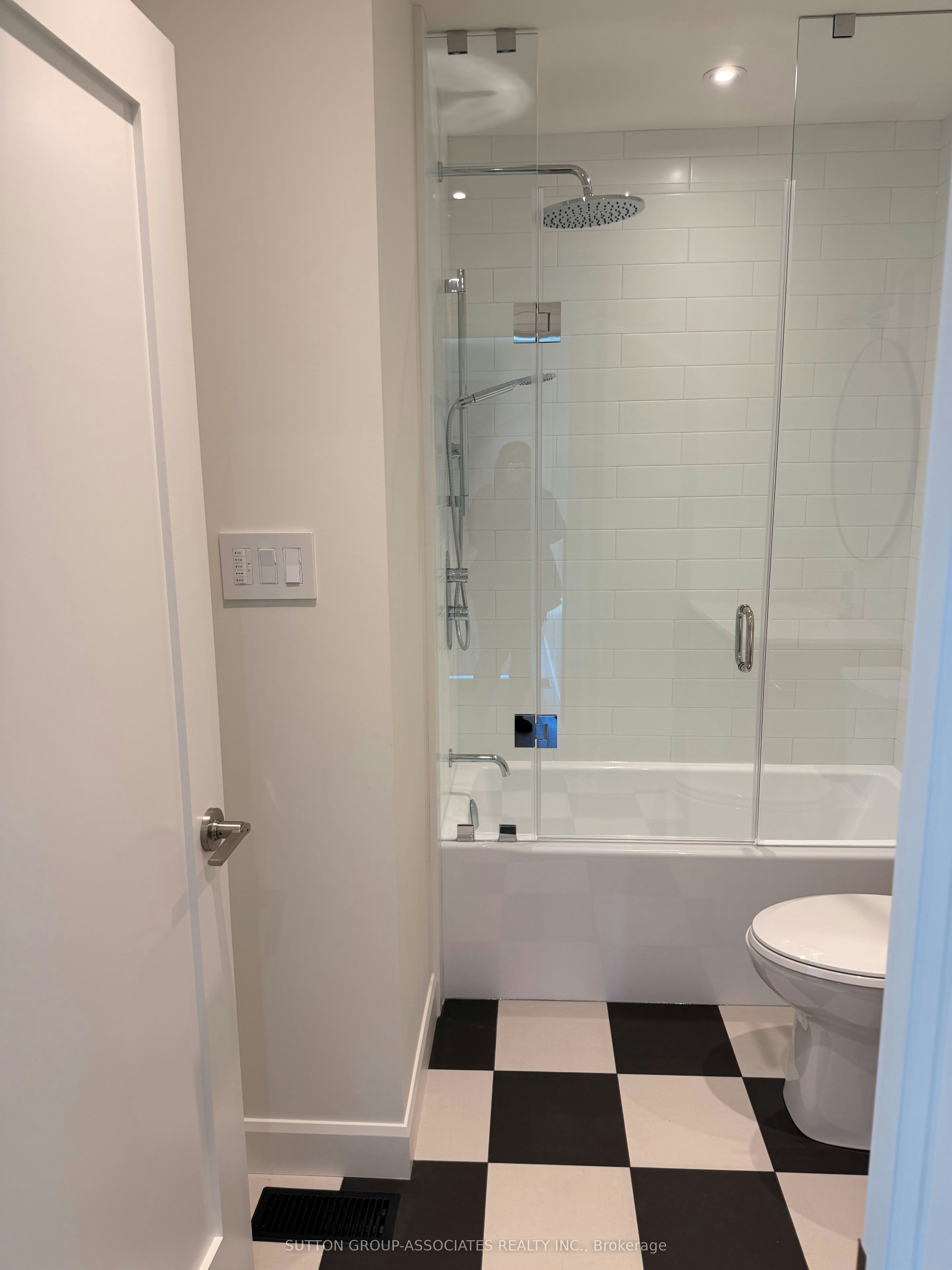 Laneway Unit-29 Earnscliffe Road, Toronto, ON, M6E 1J4 - 23
