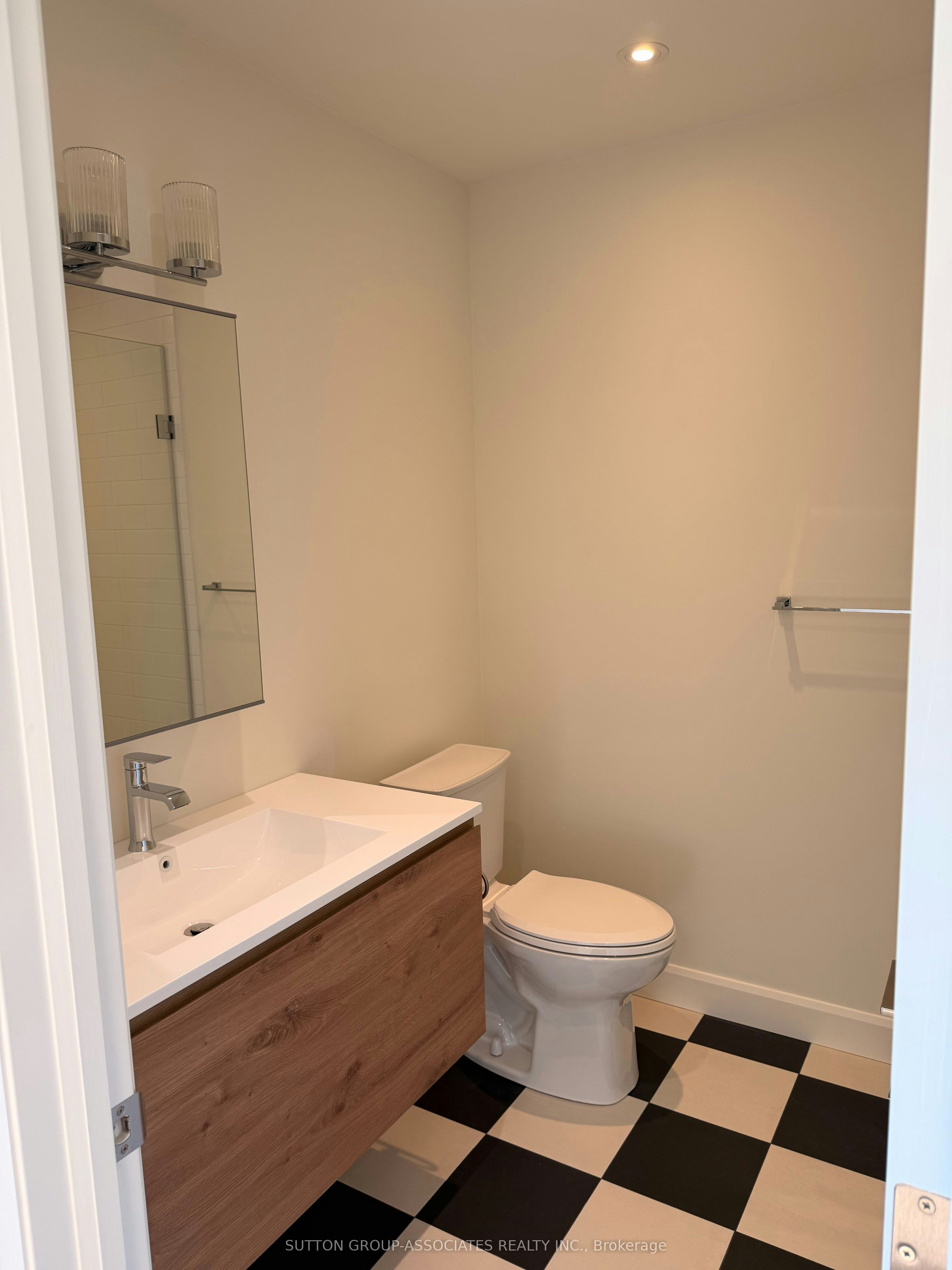 Laneway Unit-29 Earnscliffe Road, Toronto, ON, M6E 1J4 - 15