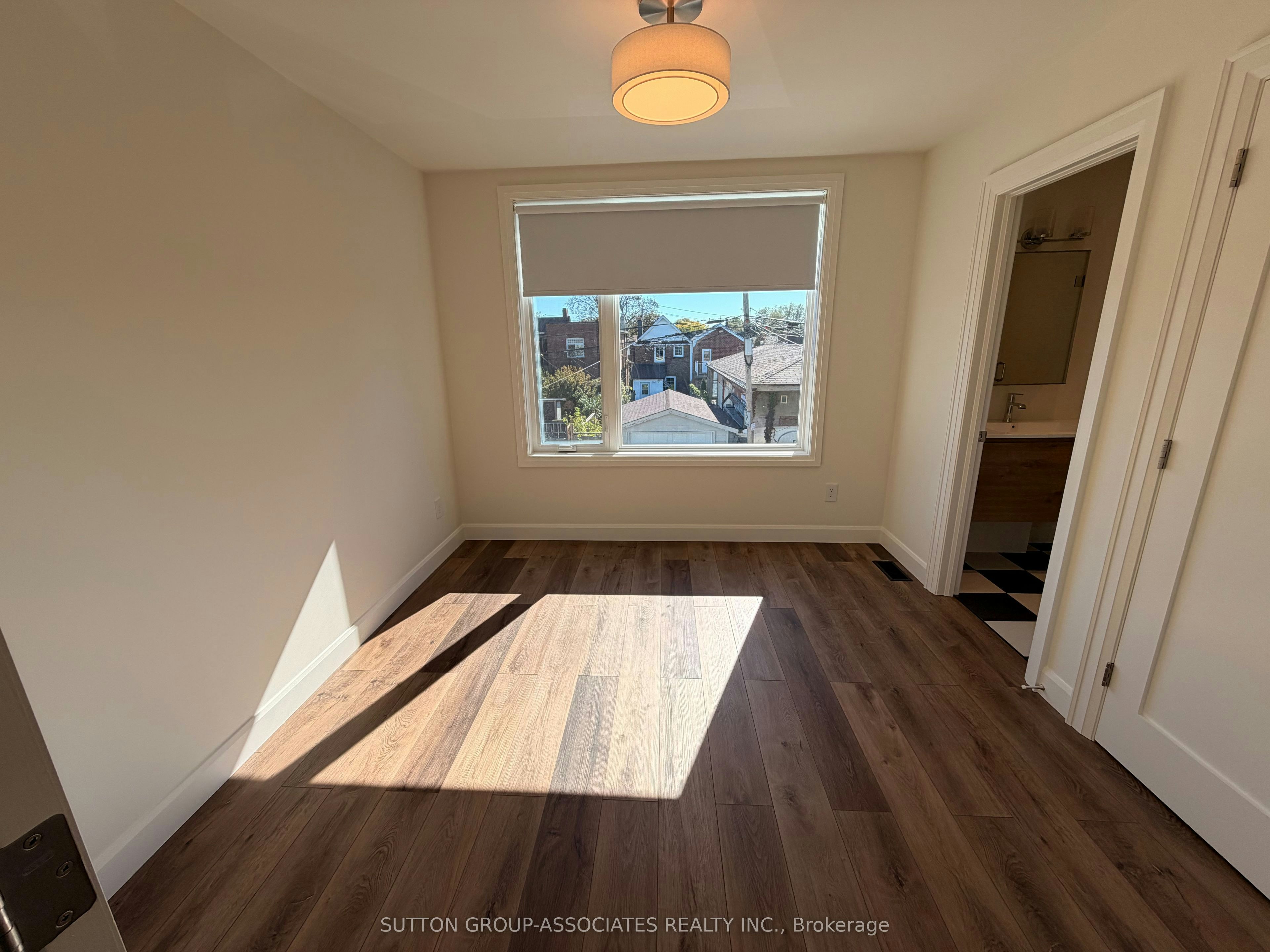 Laneway Unit-29 Earnscliffe Road, Toronto, ON, M6E 1J4 - 14