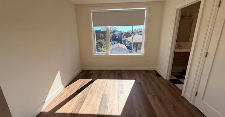 Laneway Unit-29 Earnscliffe Road, Toronto, ON, M6E 1J4 - 14