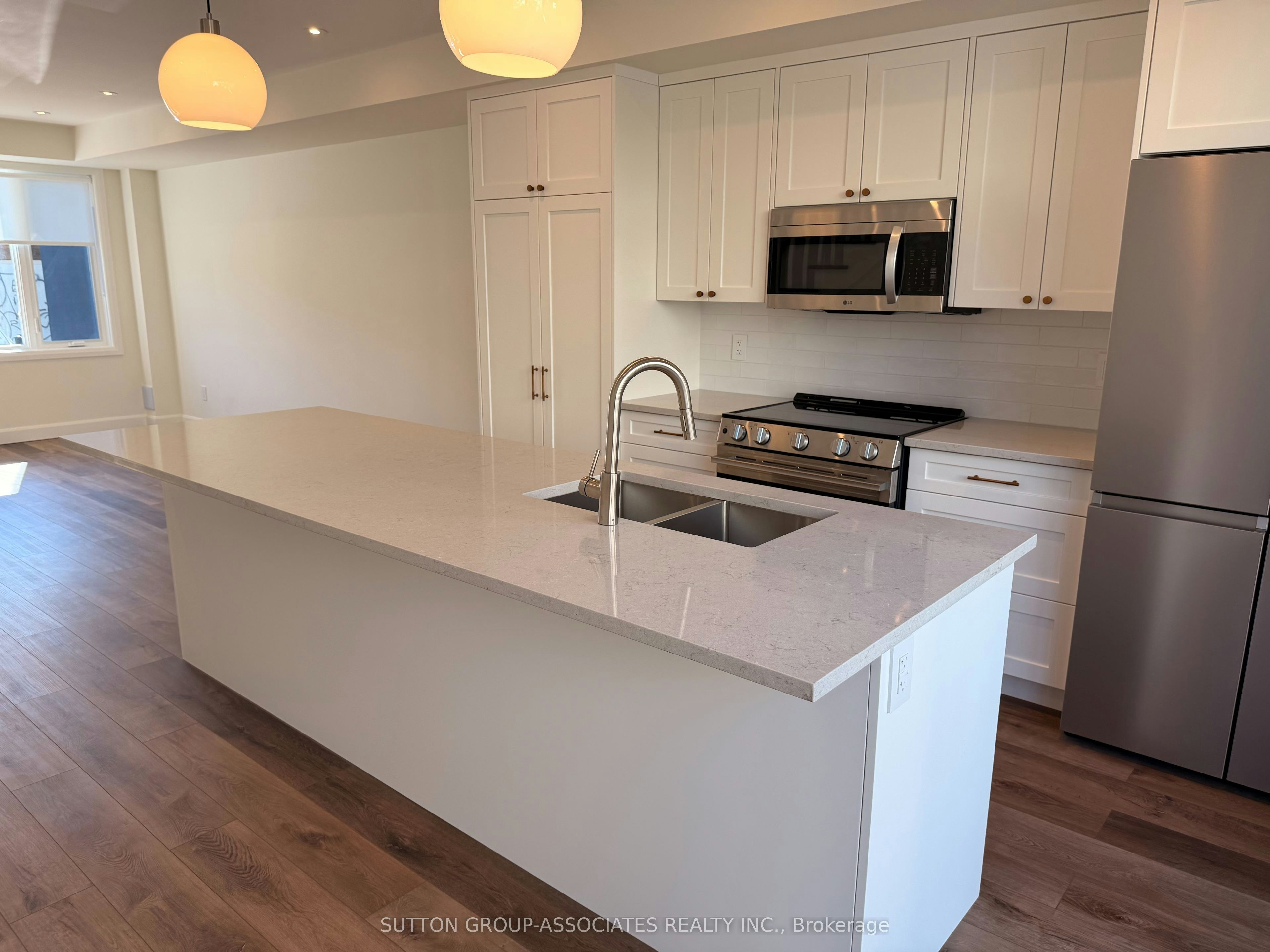 Laneway Unit-29 Earnscliffe Road, Toronto, ON, M6E 1J4 - 10