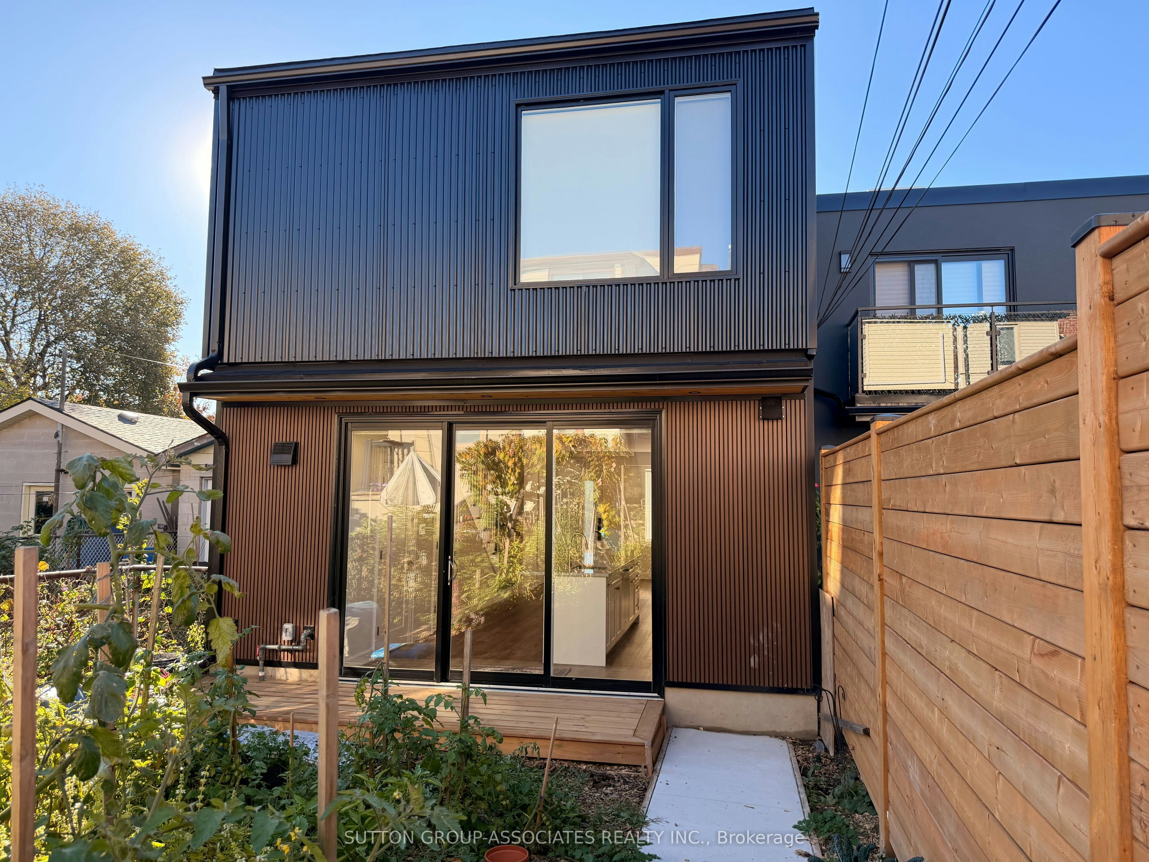 Laneway Unit-29 Earnscliffe Road, Toronto, ON, M6E 1J4 - 26