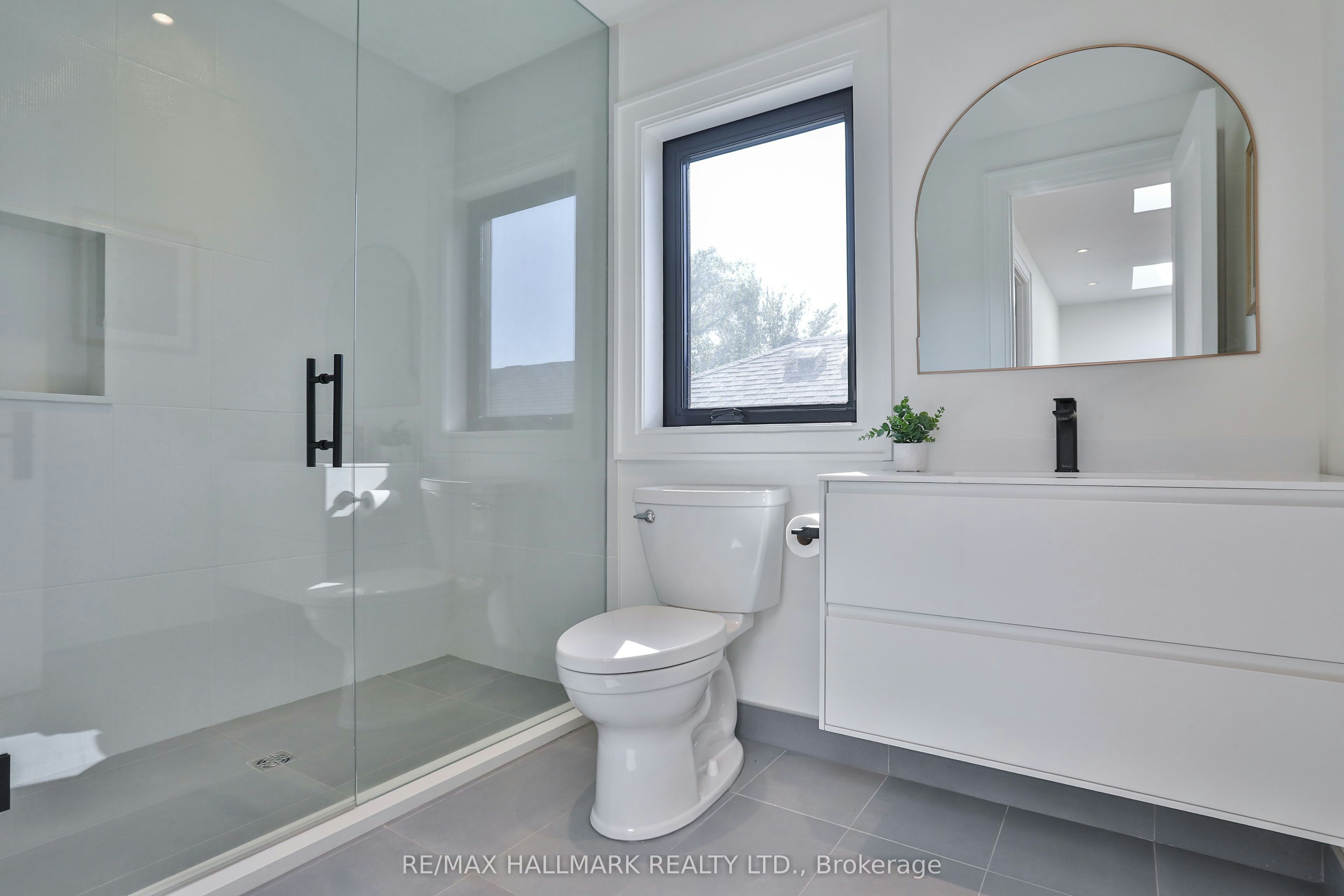 215 Ava Road, Toronto, ON, M6C 1W9 - 37
