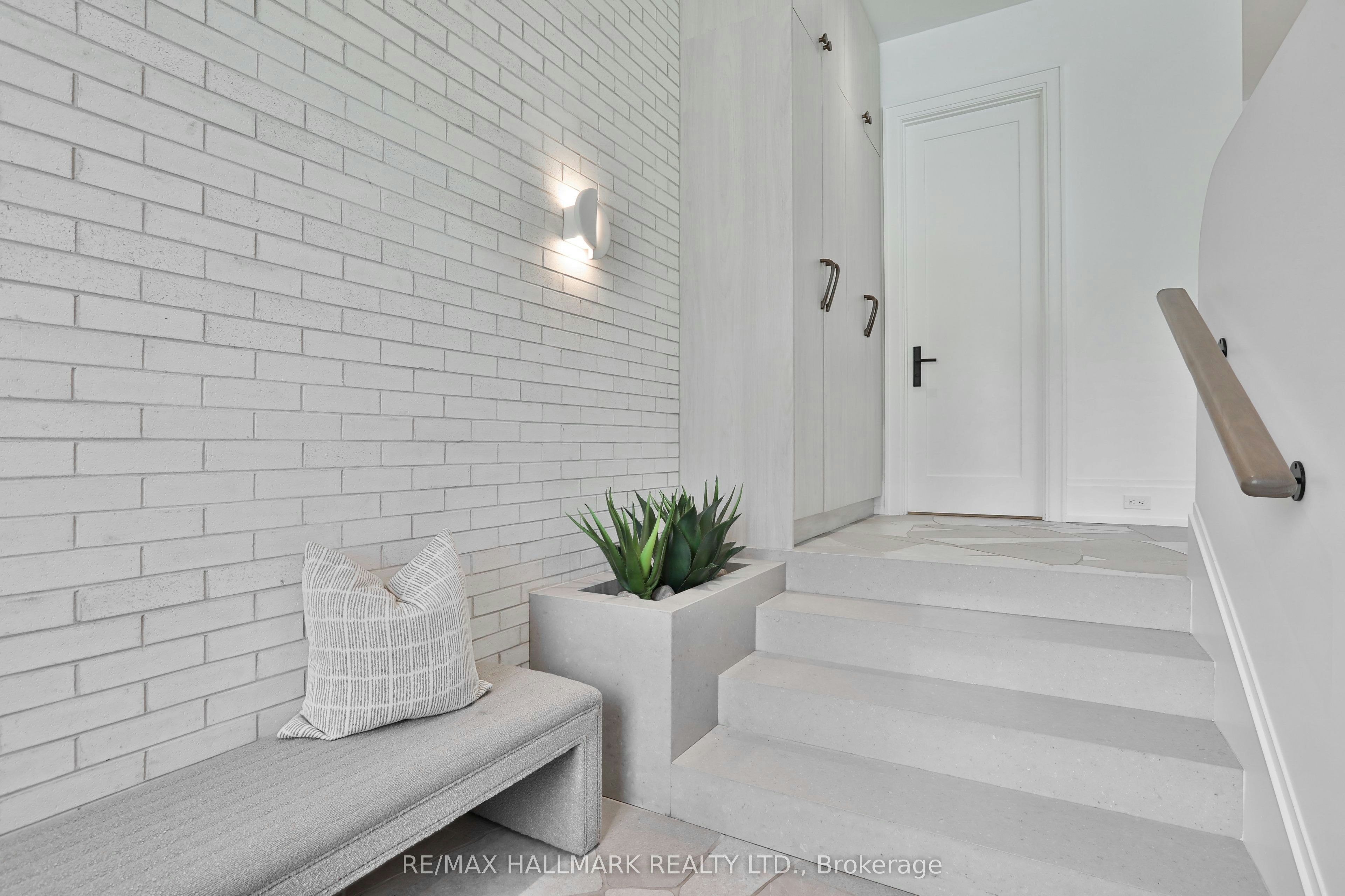 215 Ava Road, Toronto, ON, M6C 1W9 - 2