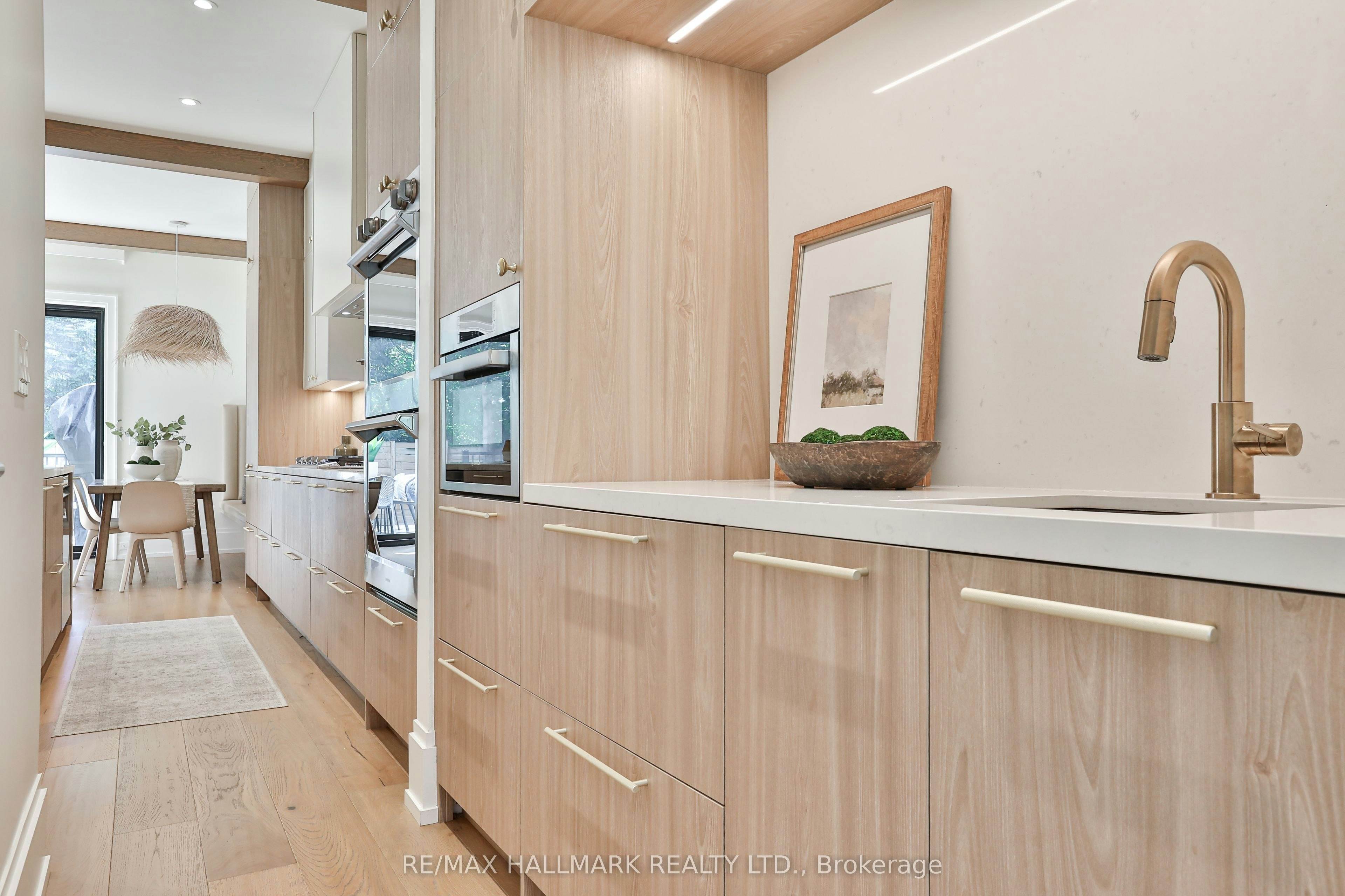 215 Ava Road, Toronto, ON, M6C 1W9 - 17