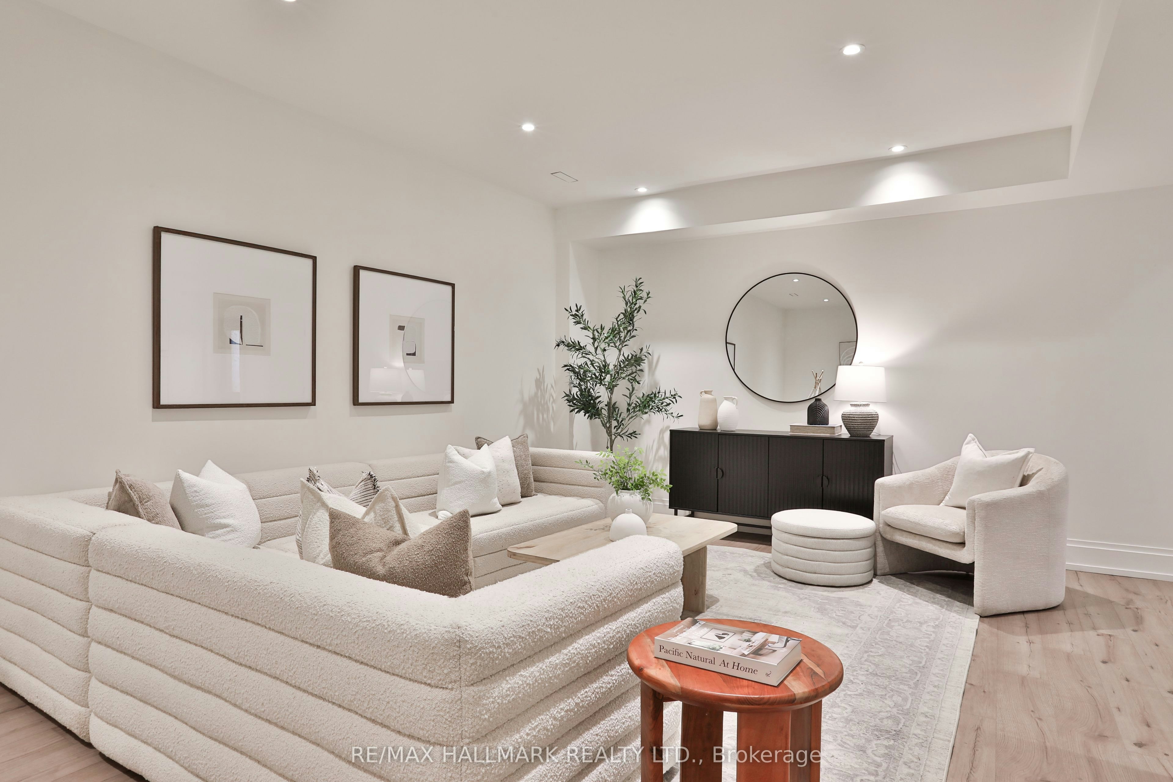 215 Ava Road, Toronto, ON, M6C 1W9 - 39