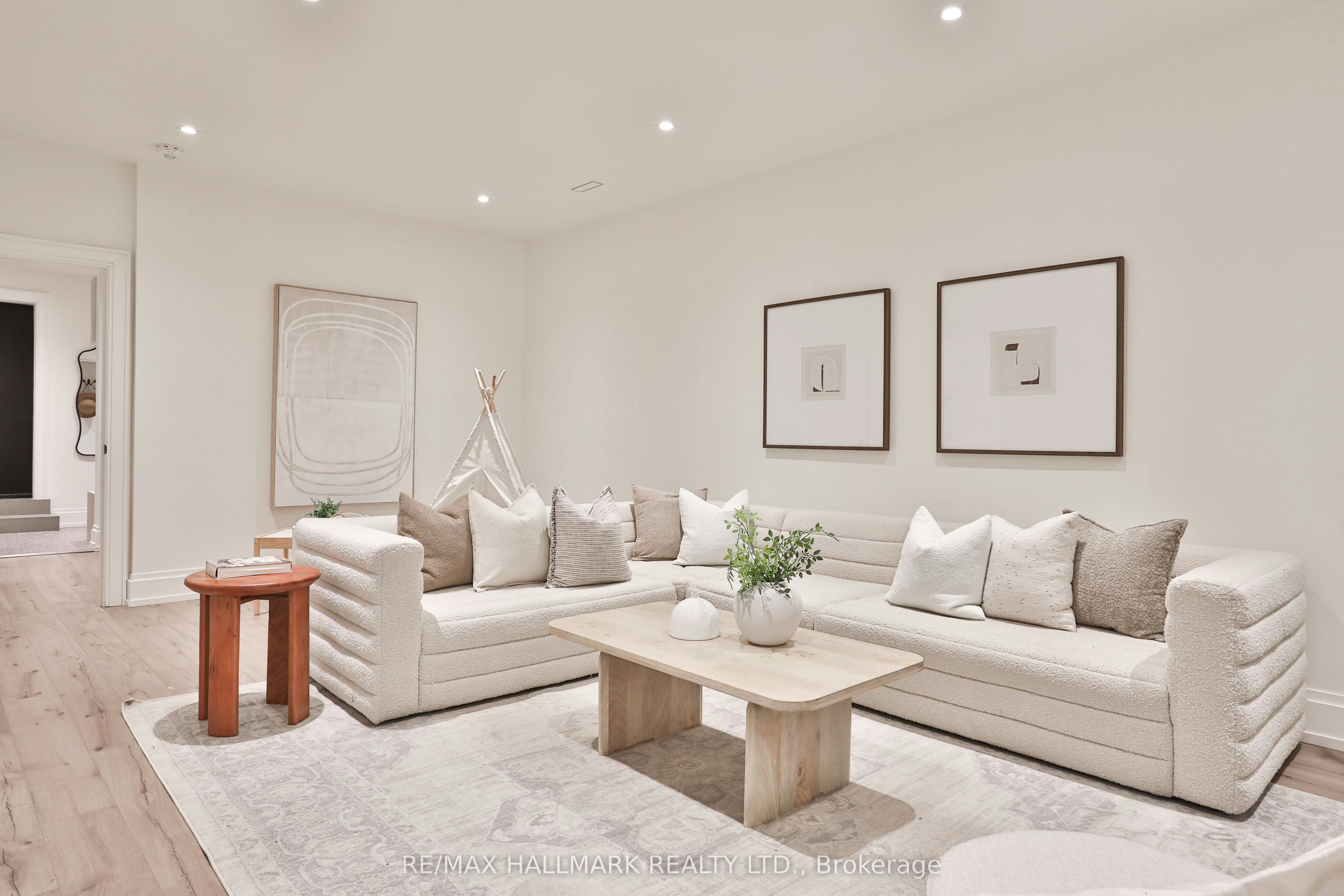 215 Ava Road, Toronto, ON, M6C 1W9 - 40