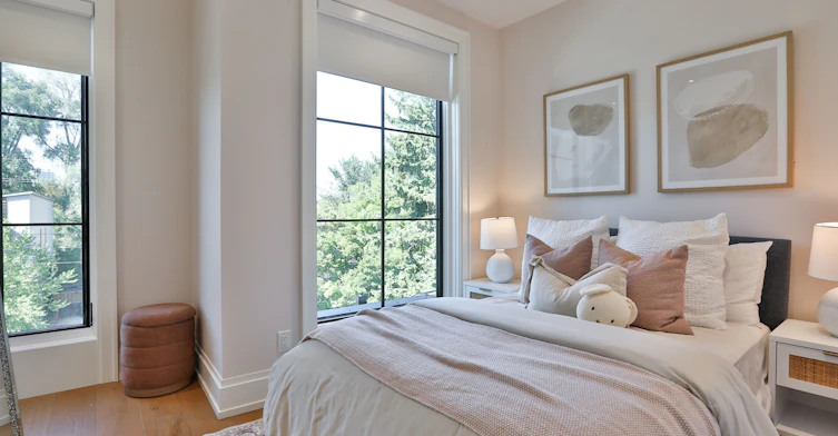 215 Ava Road, Toronto, ON, M6C 1W9 - 31