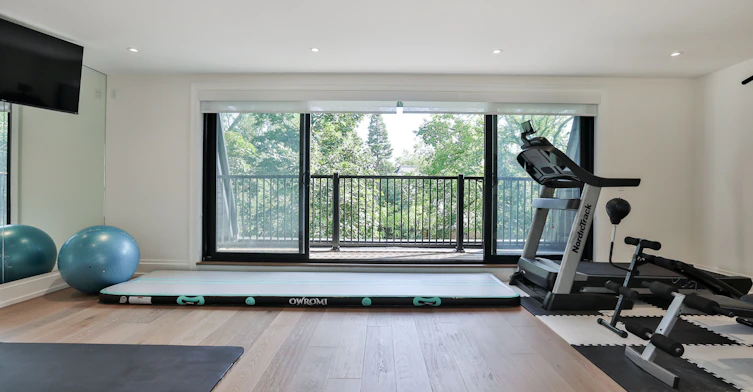 215 Ava Road, Toronto, ON, M6C 1W9 - 38