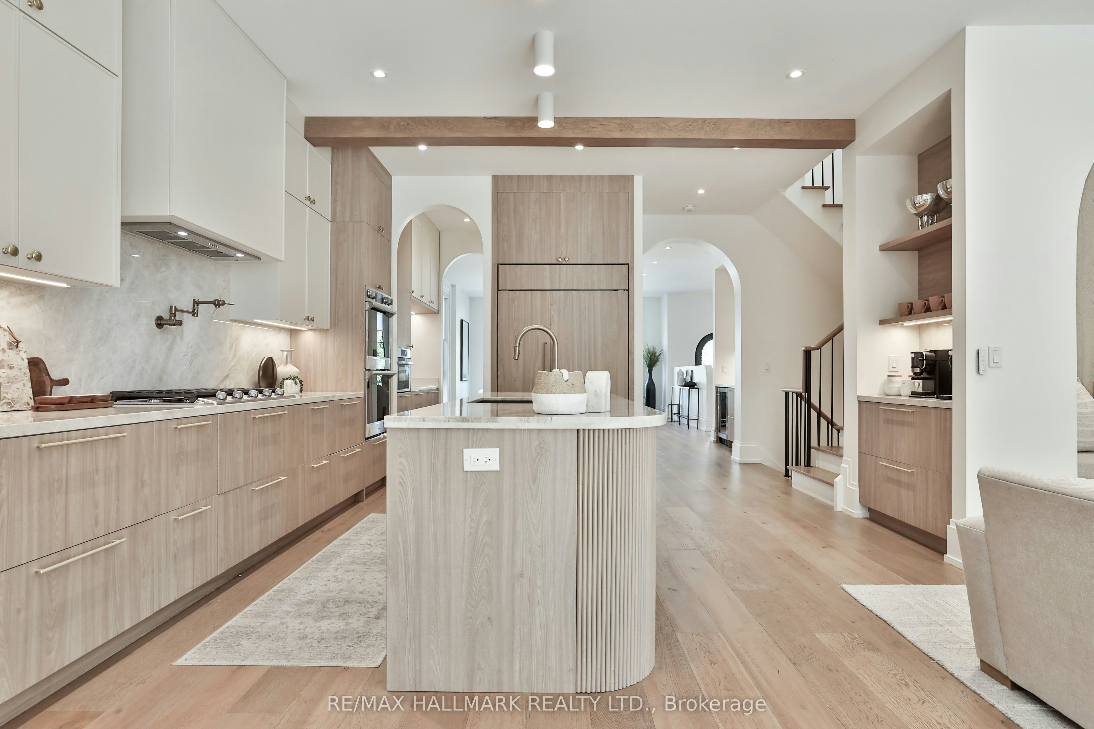 215 Ava Road, Toronto, ON, M6C 1W9 - 16
